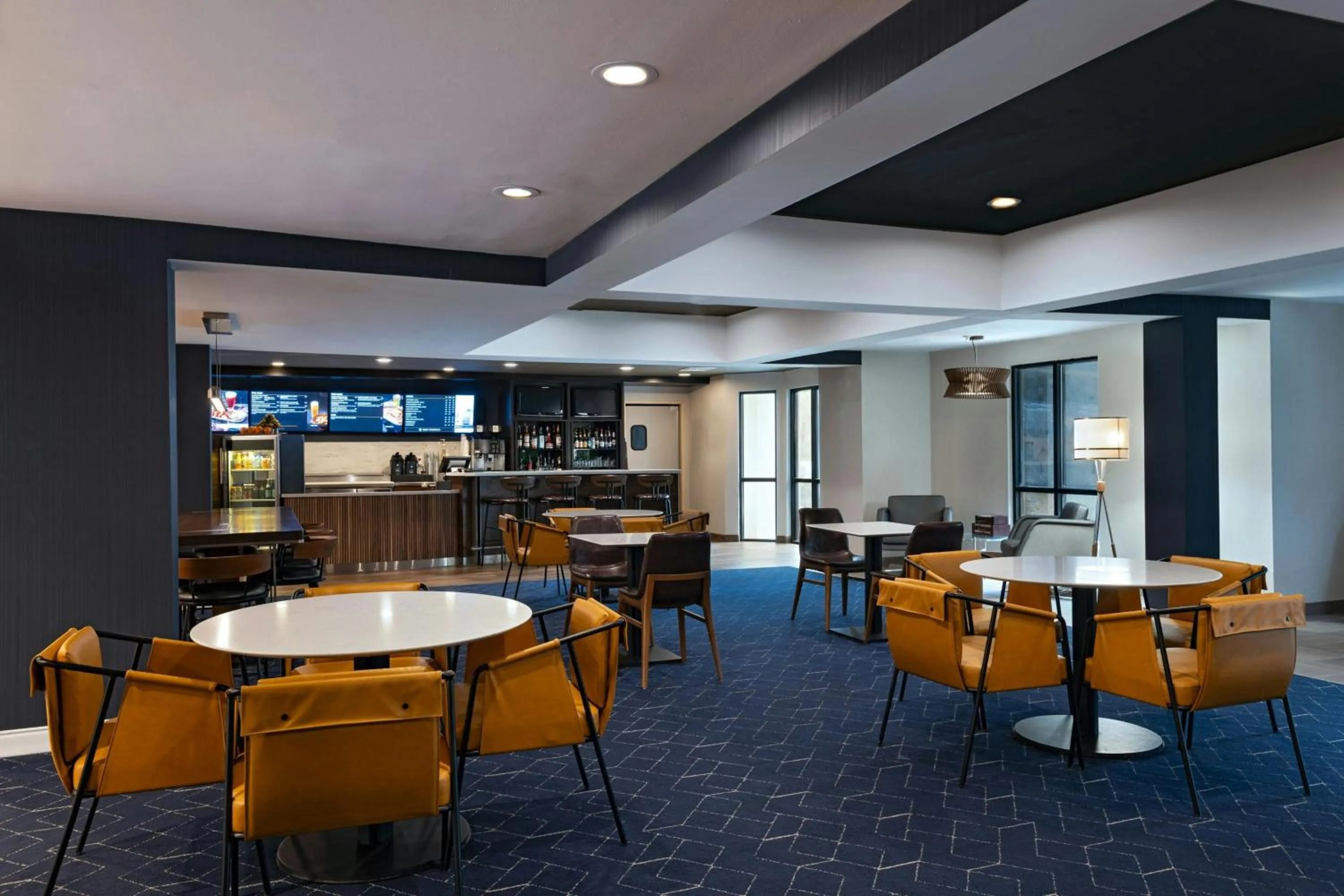 Restaurant/places to eat in Courtyard Houston The Woodlands