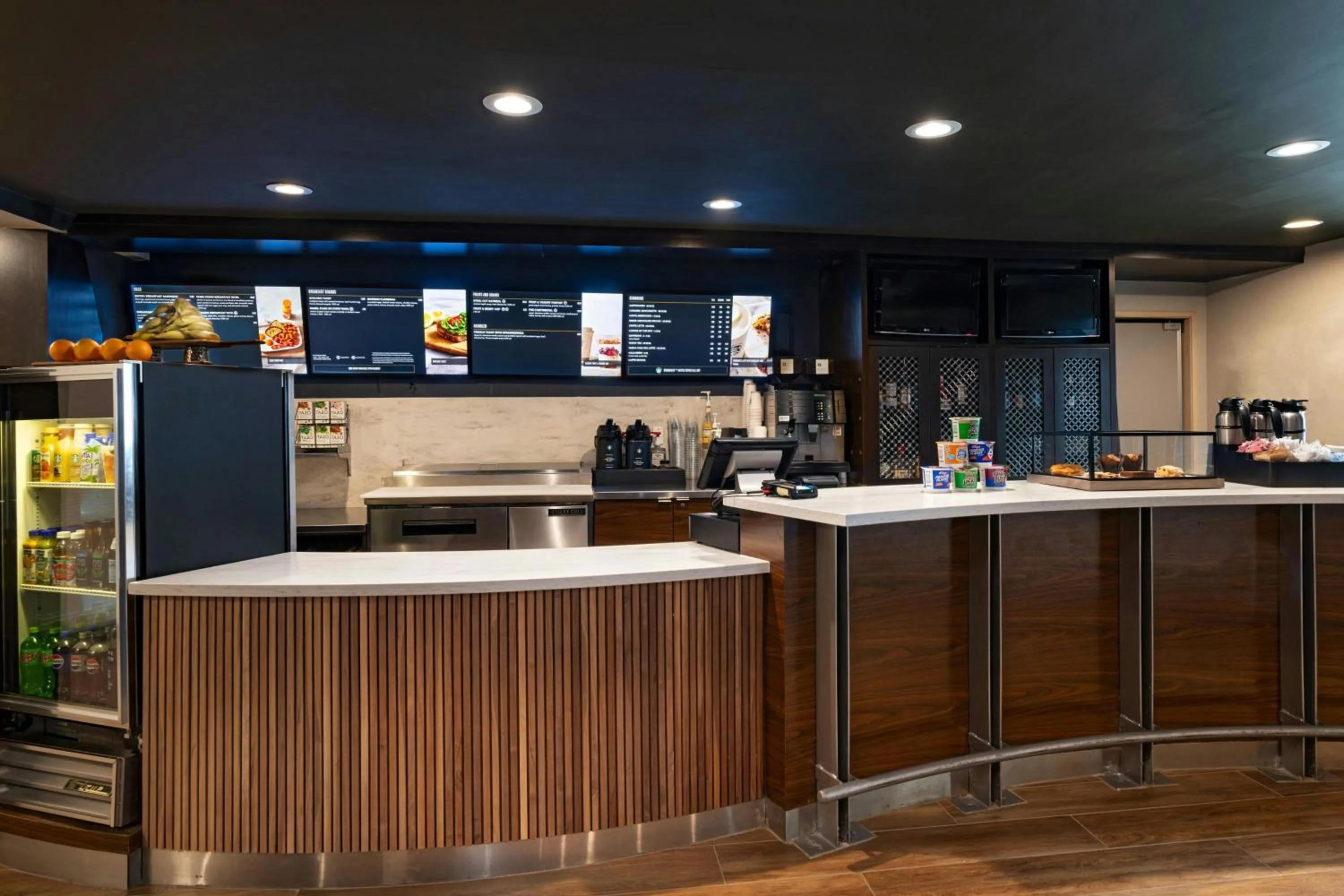 Restaurant/places to eat in Courtyard Houston The Woodlands