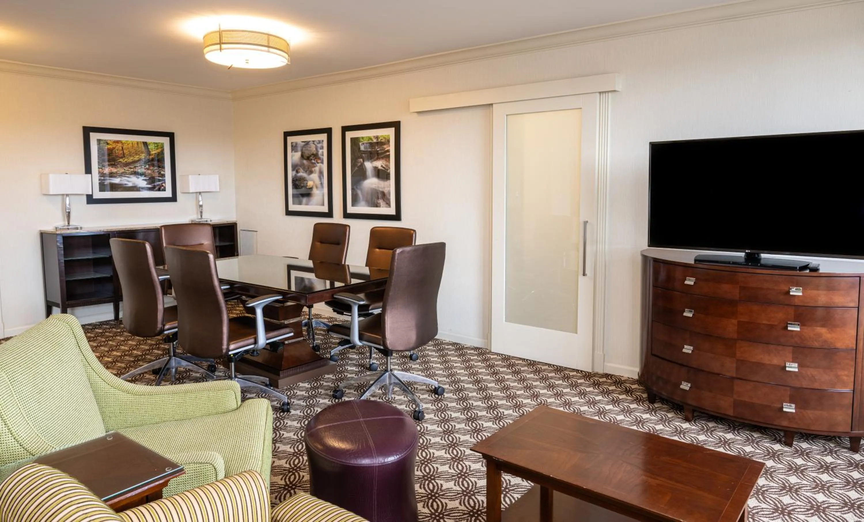 TV and multimedia in Pittsburgh Marriott City Center