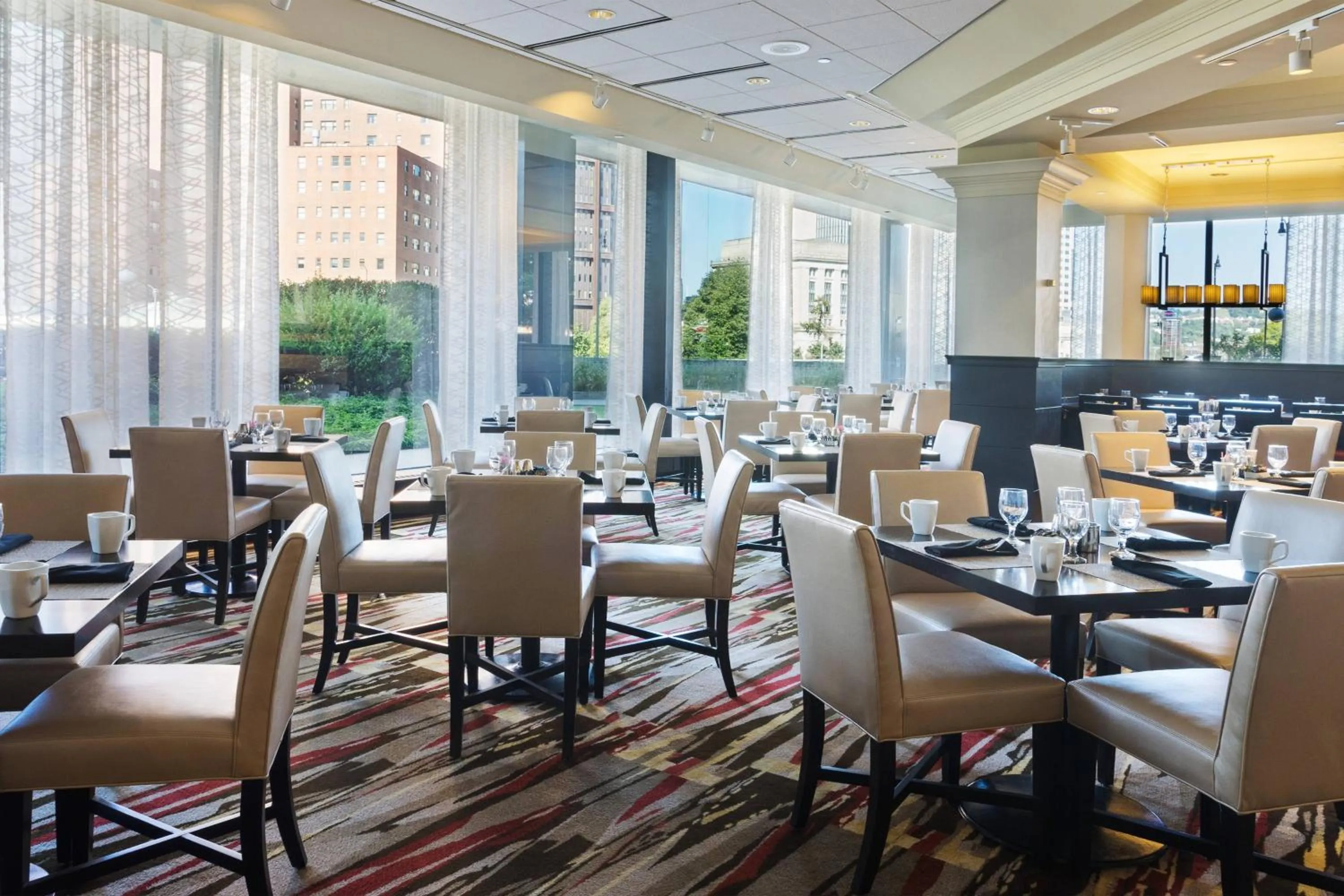Restaurant/places to eat in Pittsburgh Marriott City Center