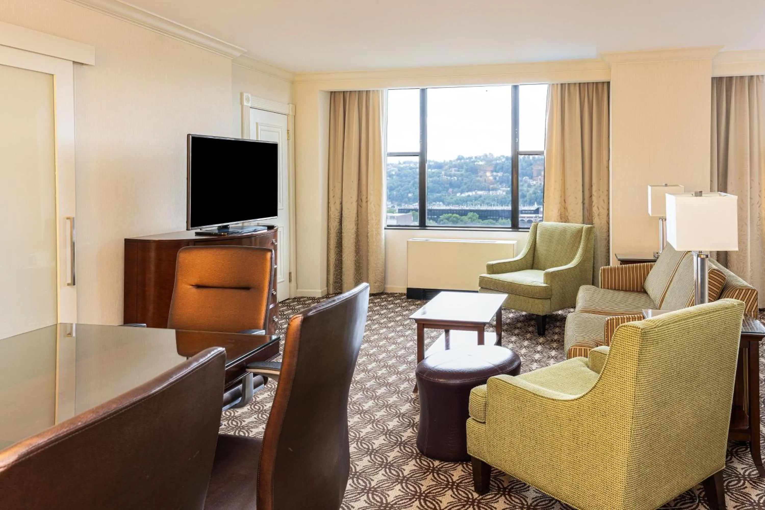 Bedroom in Pittsburgh Marriott City Center