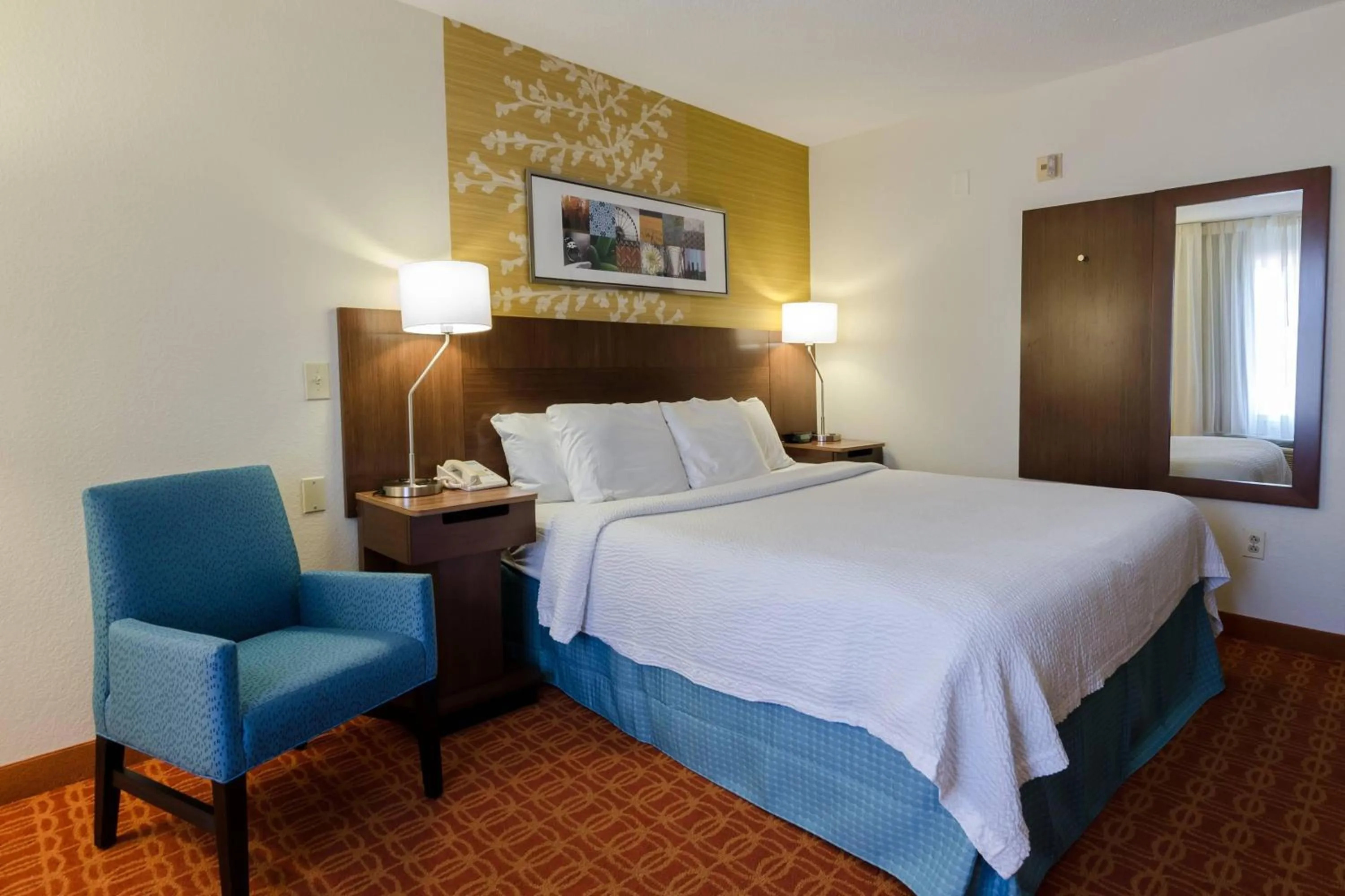 Photo of the whole room, Bed in Fairfield Inn and Suites by Marriott Potomac Mills Woodbridge
