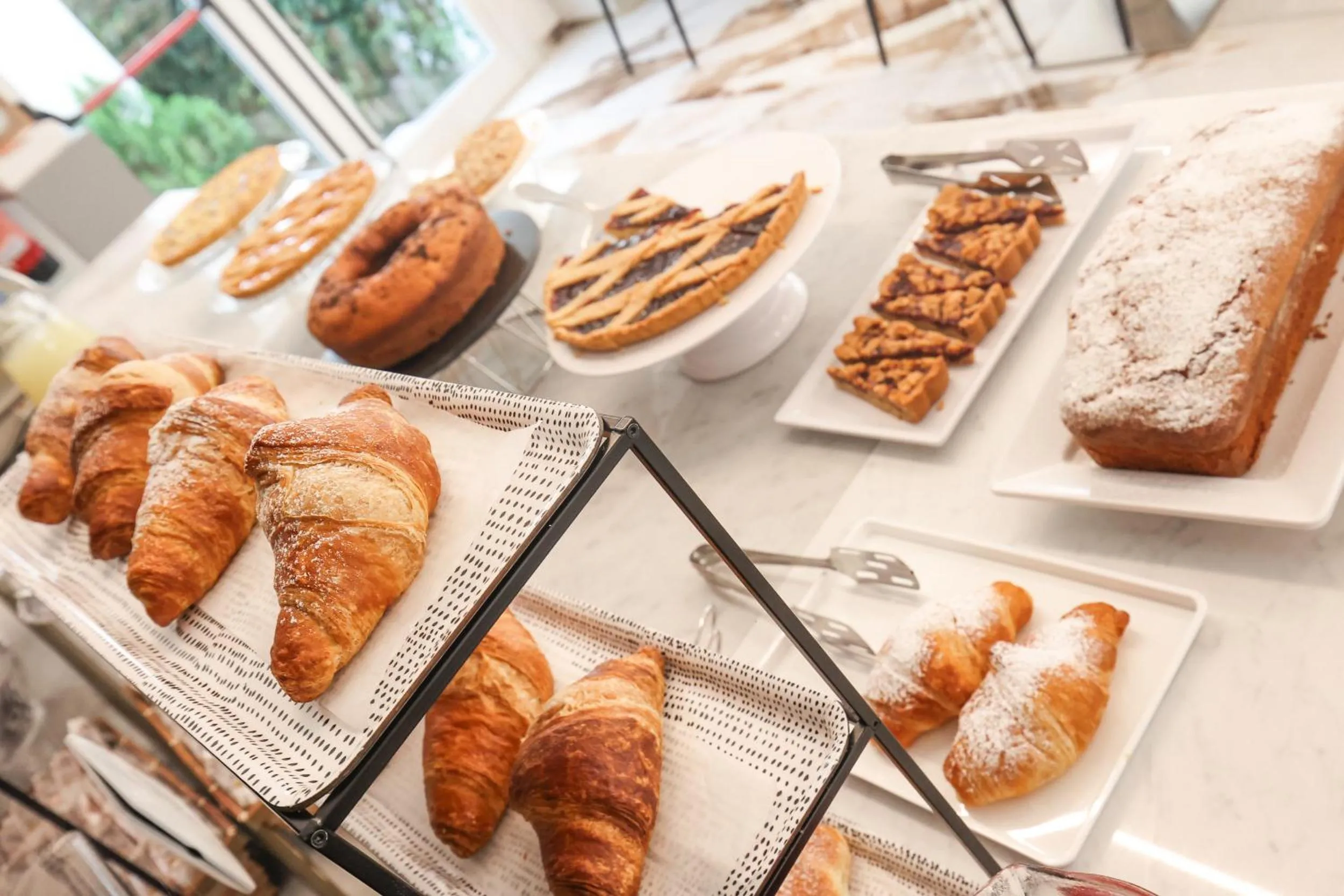 Breakfast in Hotel Cenisio