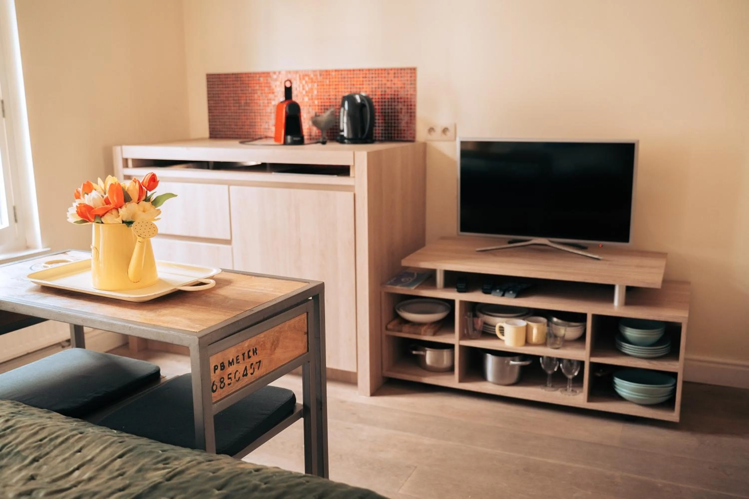 Communal lounge/ TV room in ZevenVrijeDagen