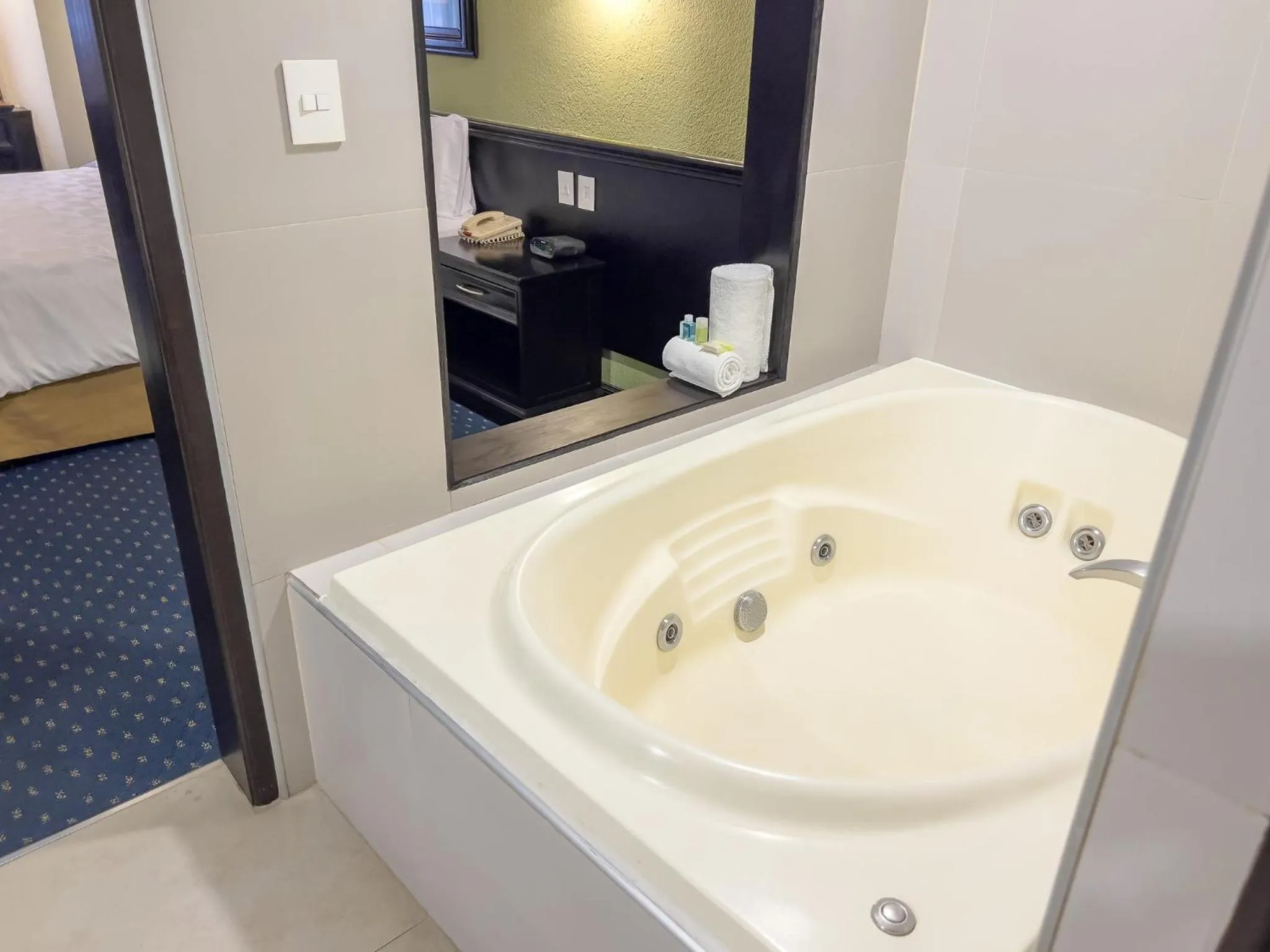 Photo of the whole room in Holiday Inn San Luis Potosi-Quijote by IHG