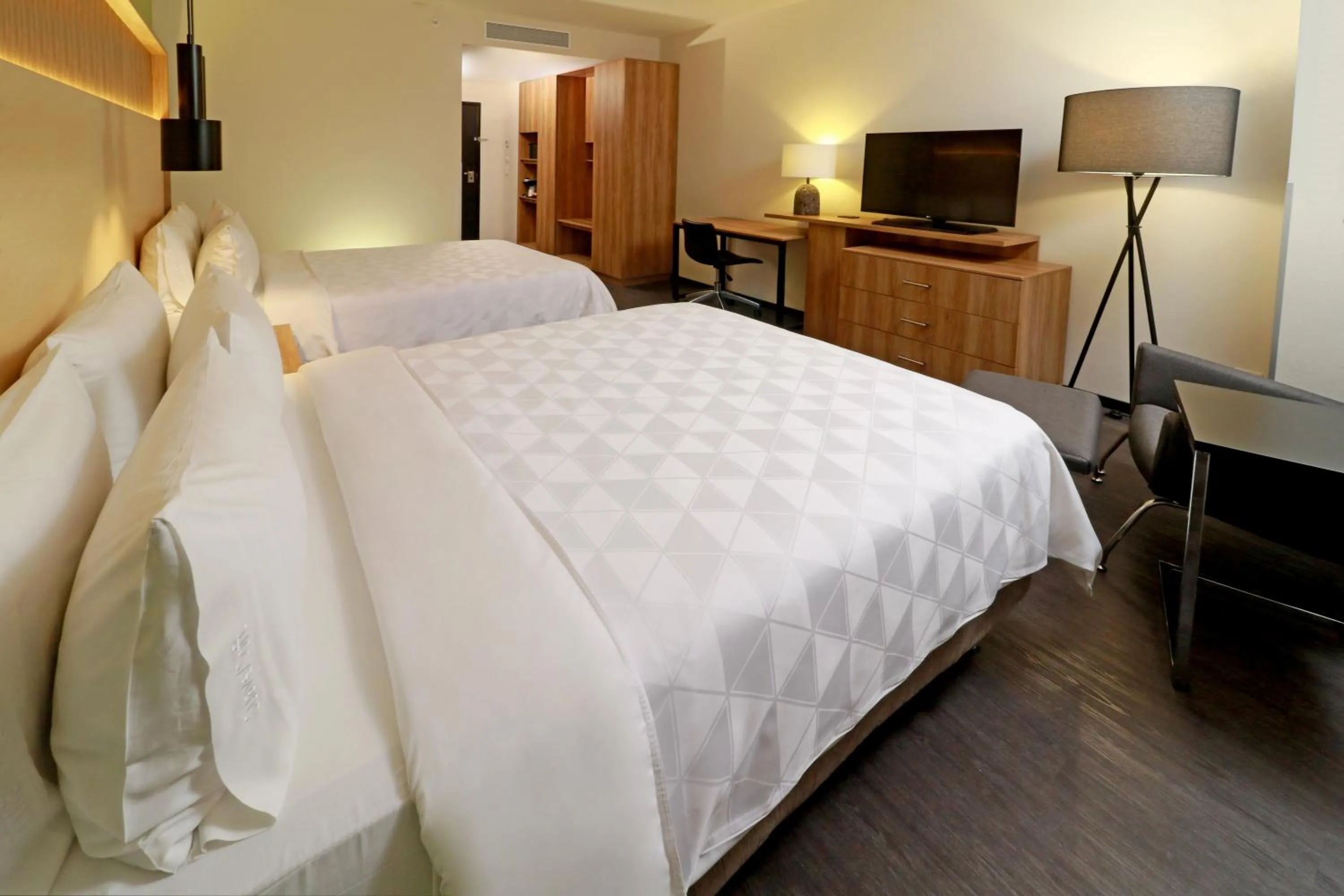 Photo of the whole room, Bed in Holiday Inn San Luis Potosi-Quijote by IHG
