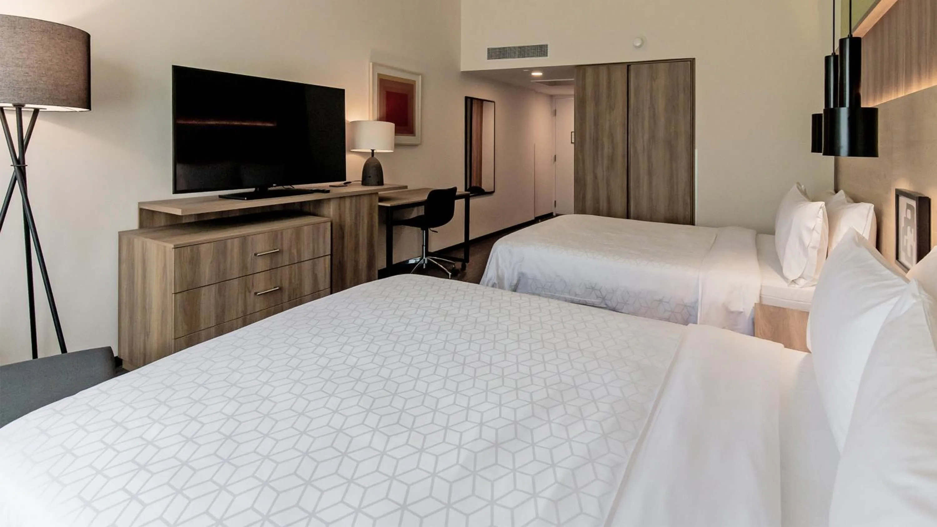 Photo of the whole room, Bed in Holiday Inn San Luis Potosi-Quijote by IHG