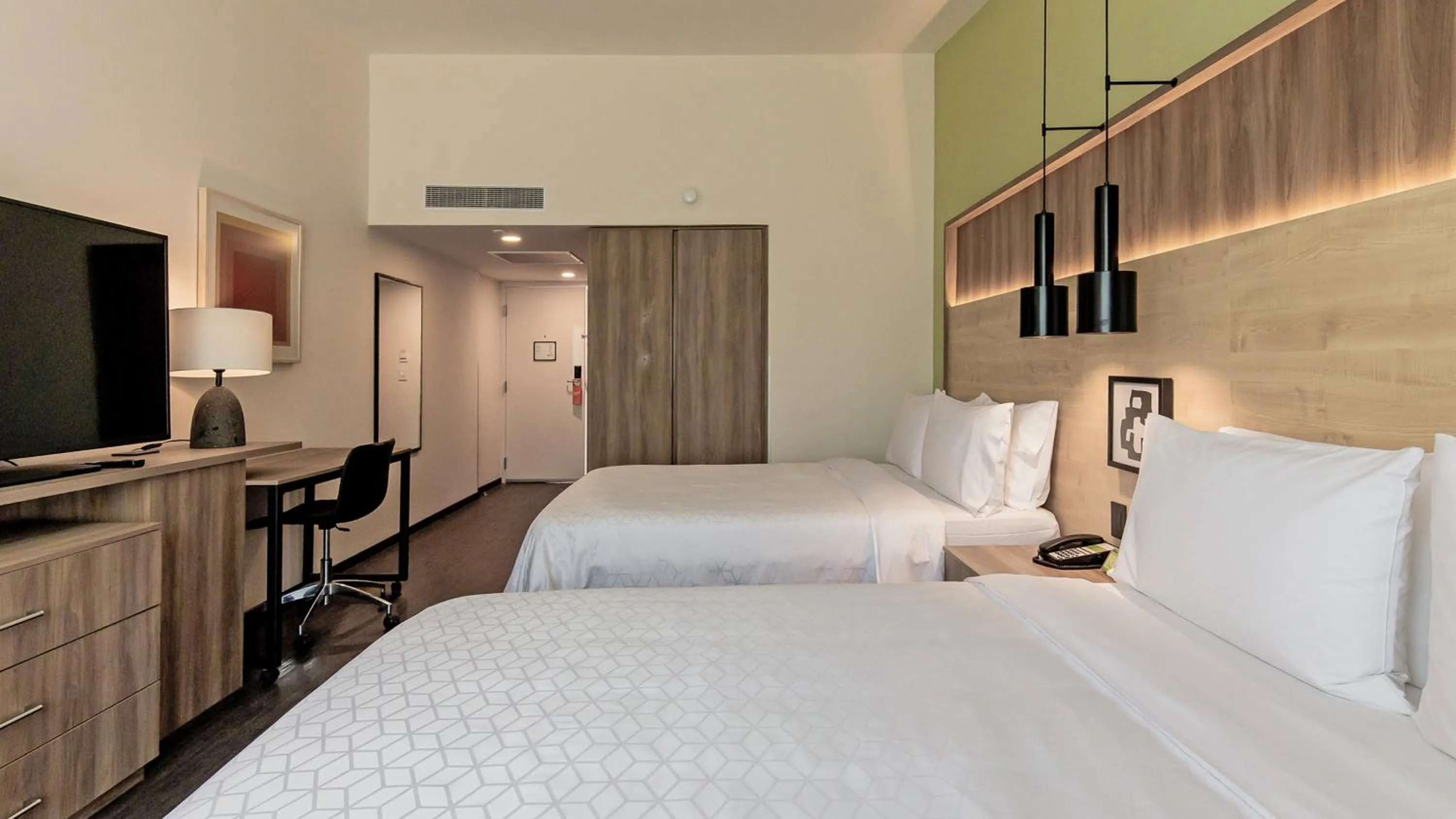 Photo of the whole room, Bed in Holiday Inn San Luis Potosi-Quijote by IHG