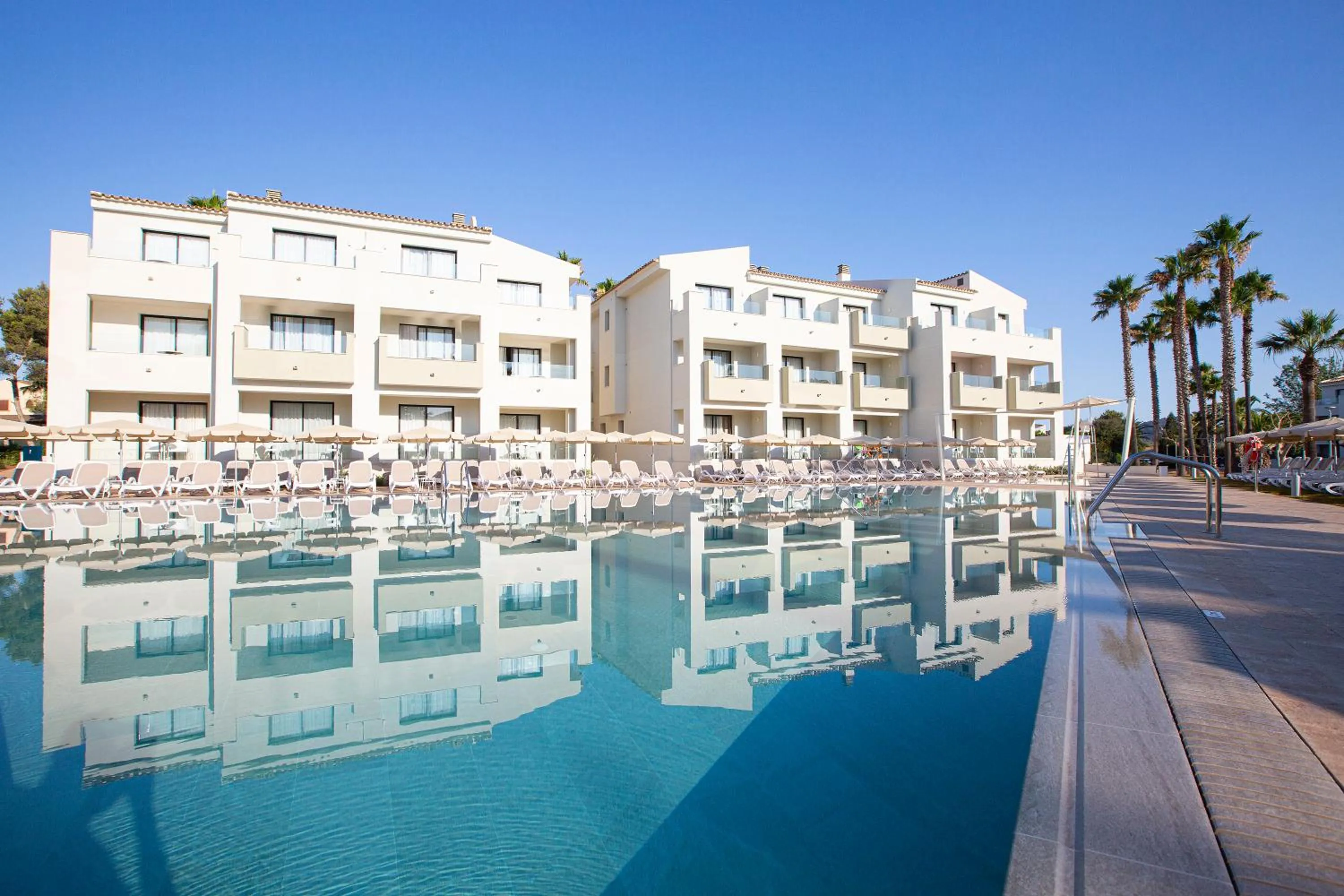 Property building in Hipotels Mediterraneo Club