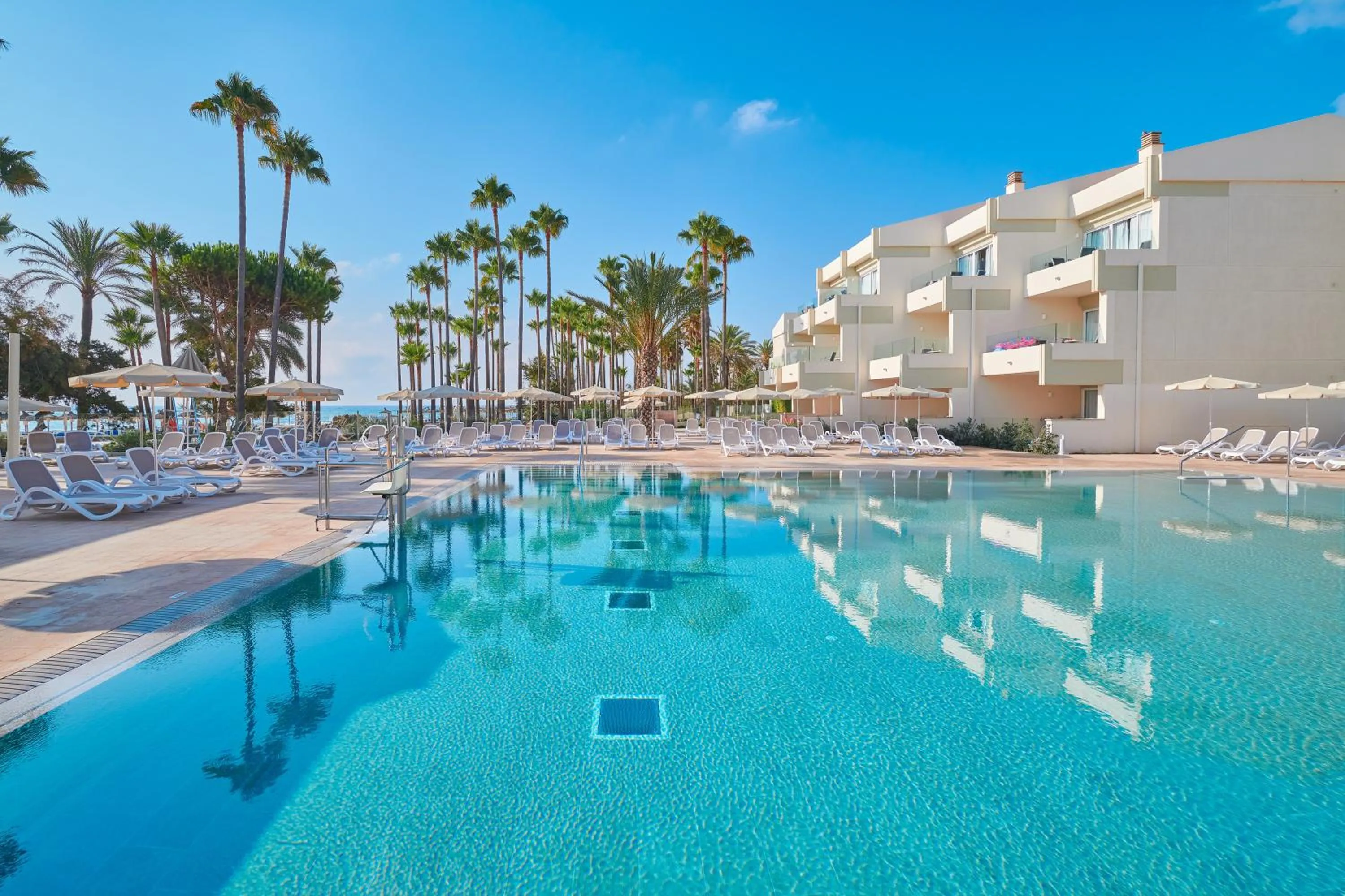 Property building in Hipotels Mediterraneo Club