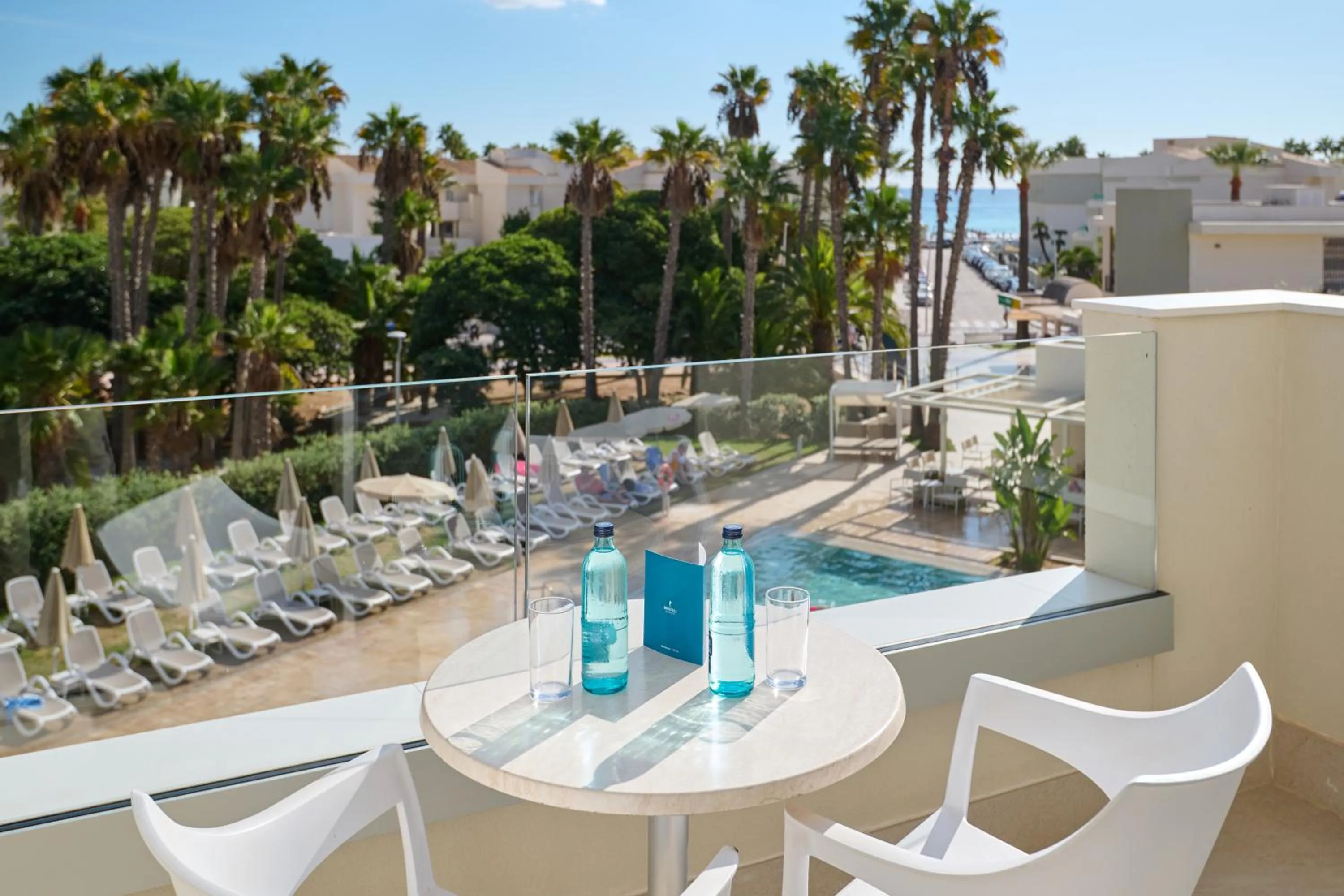 Pool view in Hipotels Mediterraneo Club