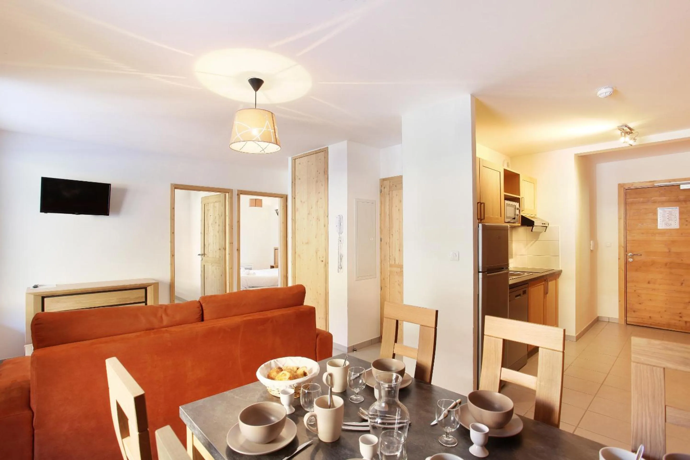 Kitchen or kitchenette in Résidence et Spa Odalys Mendi Alde