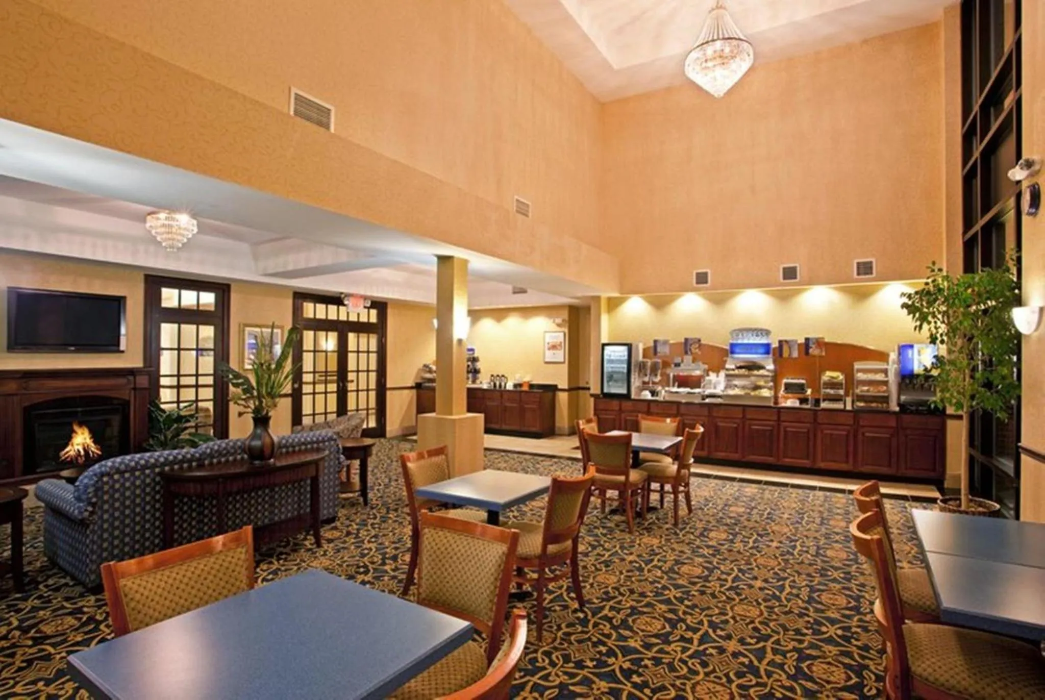 Breakfast in Holiday Inn Express Hotel & Suites Cleveland-Richfield by IHG