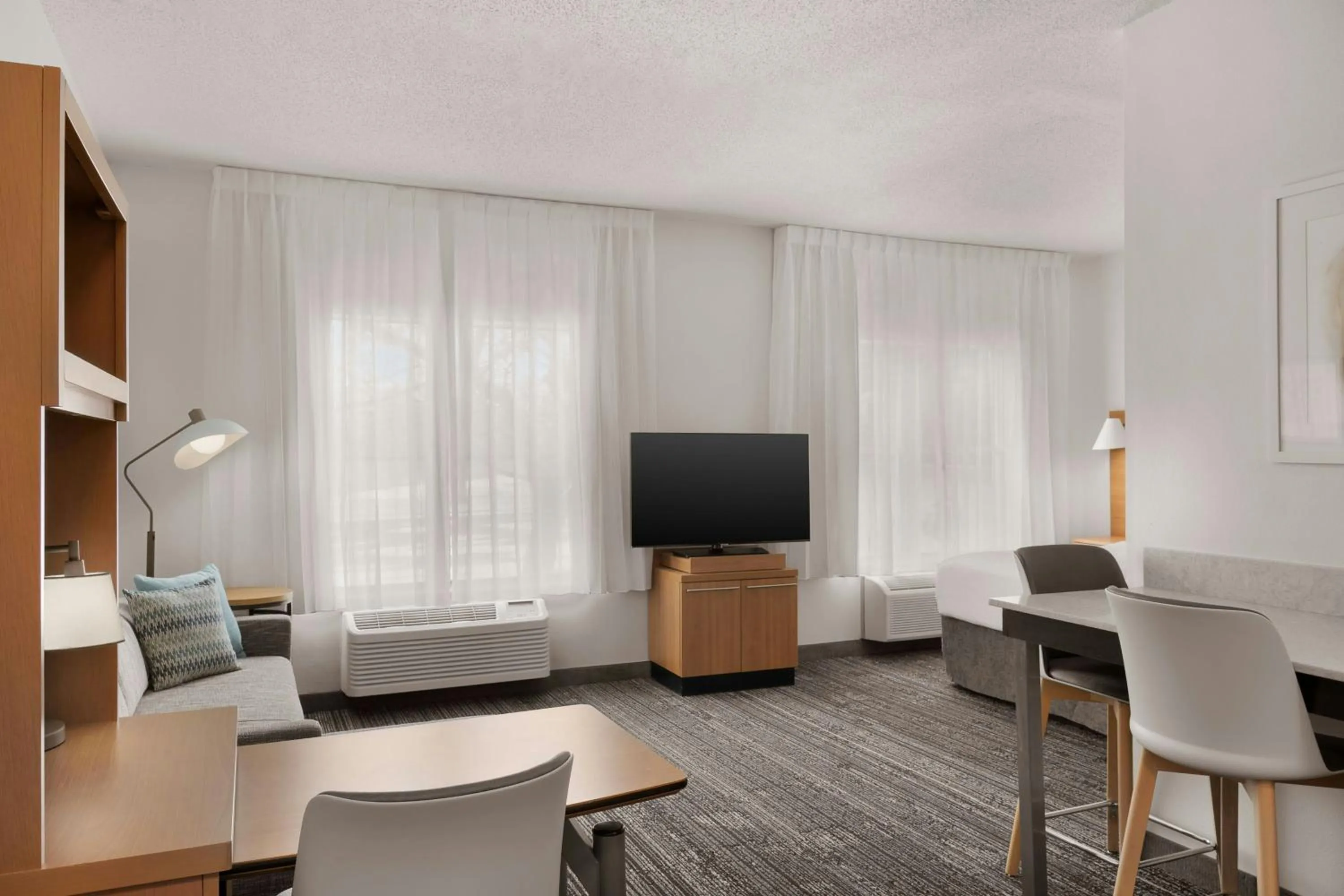 Living room in TownePlace Suites by Marriott Chicago Naperville