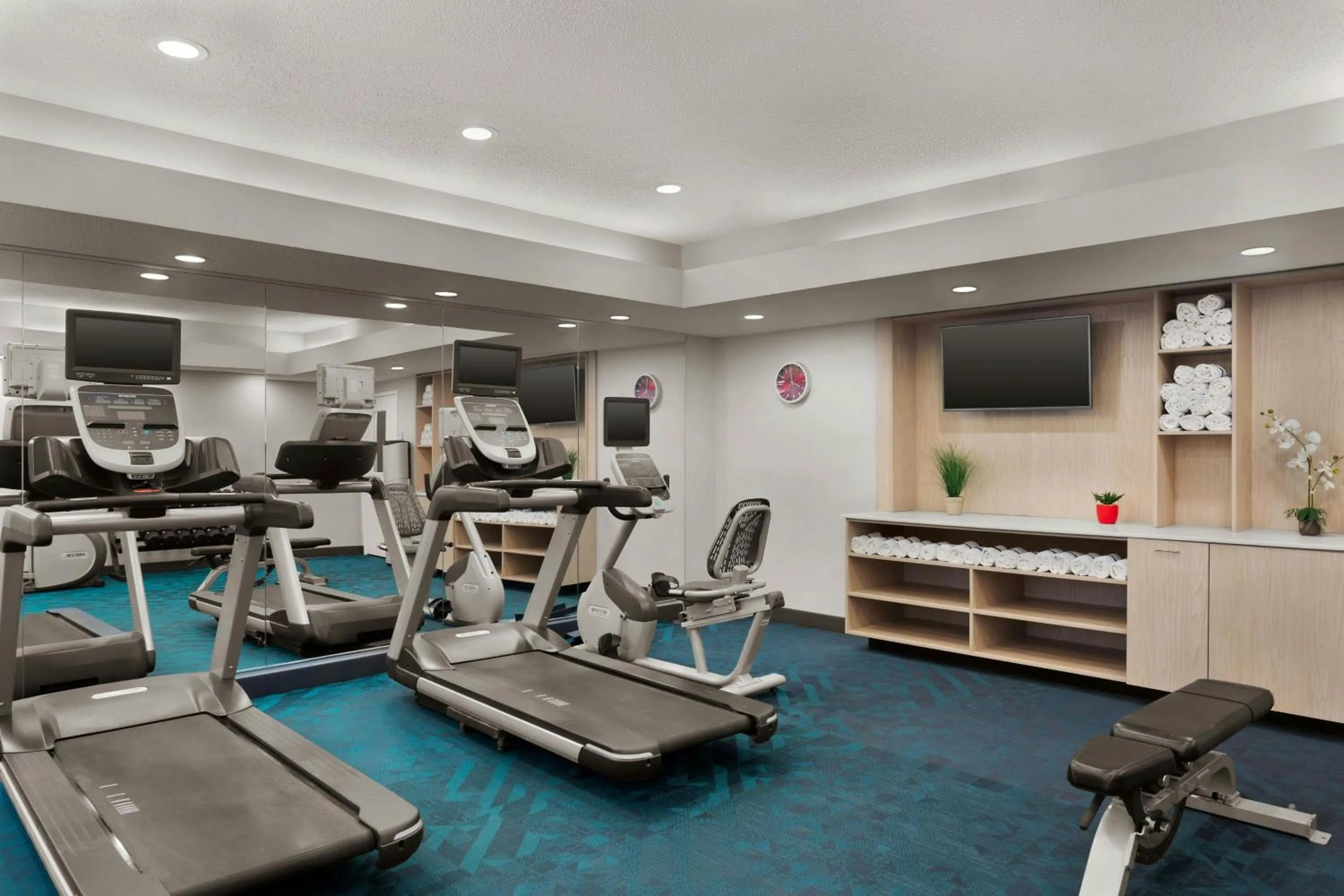 Fitness centre/facilities in TownePlace Suites by Marriott Chicago Naperville