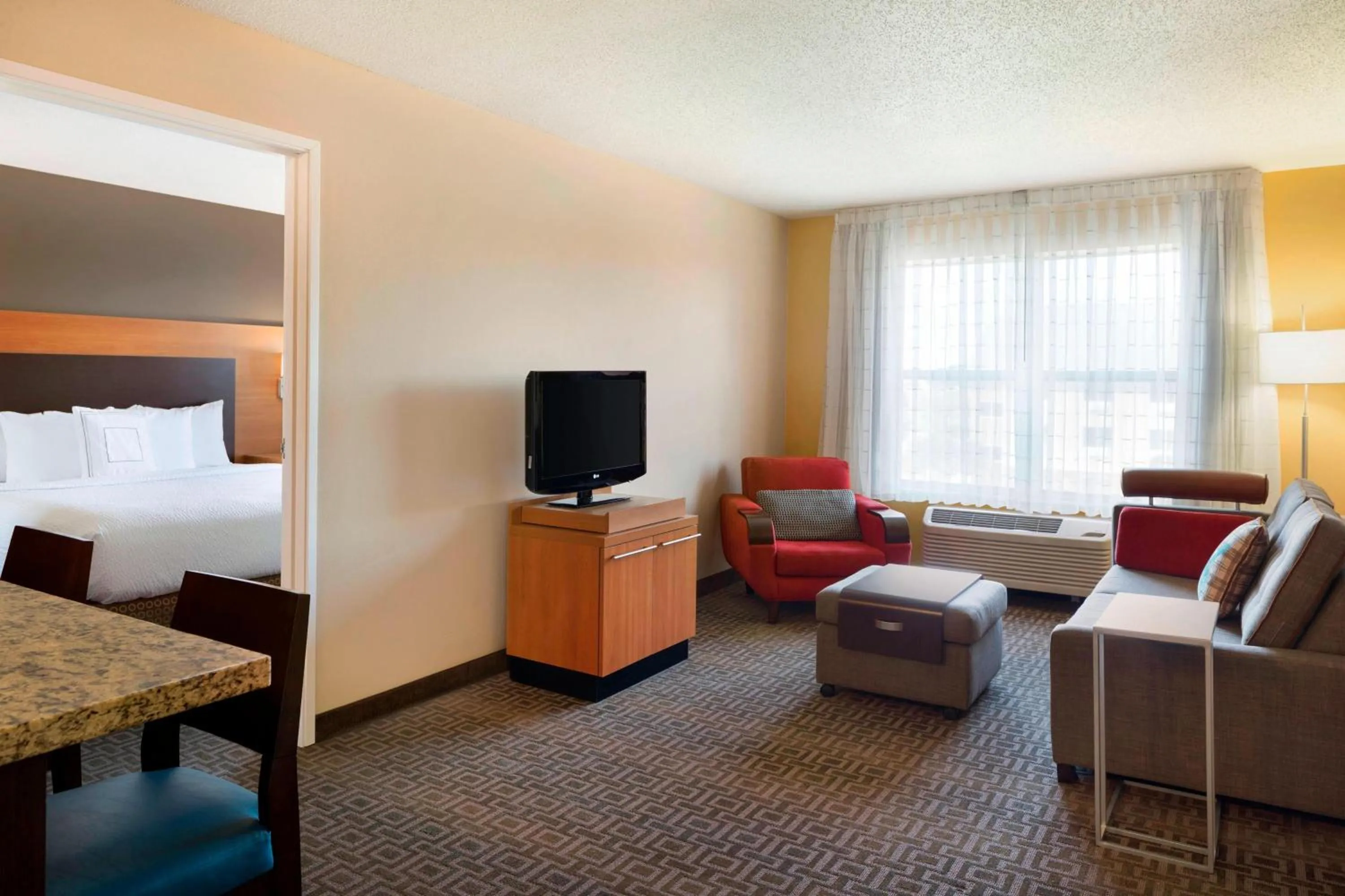 Living room, Bed in TownePlace Suites by Marriott Chicago Naperville