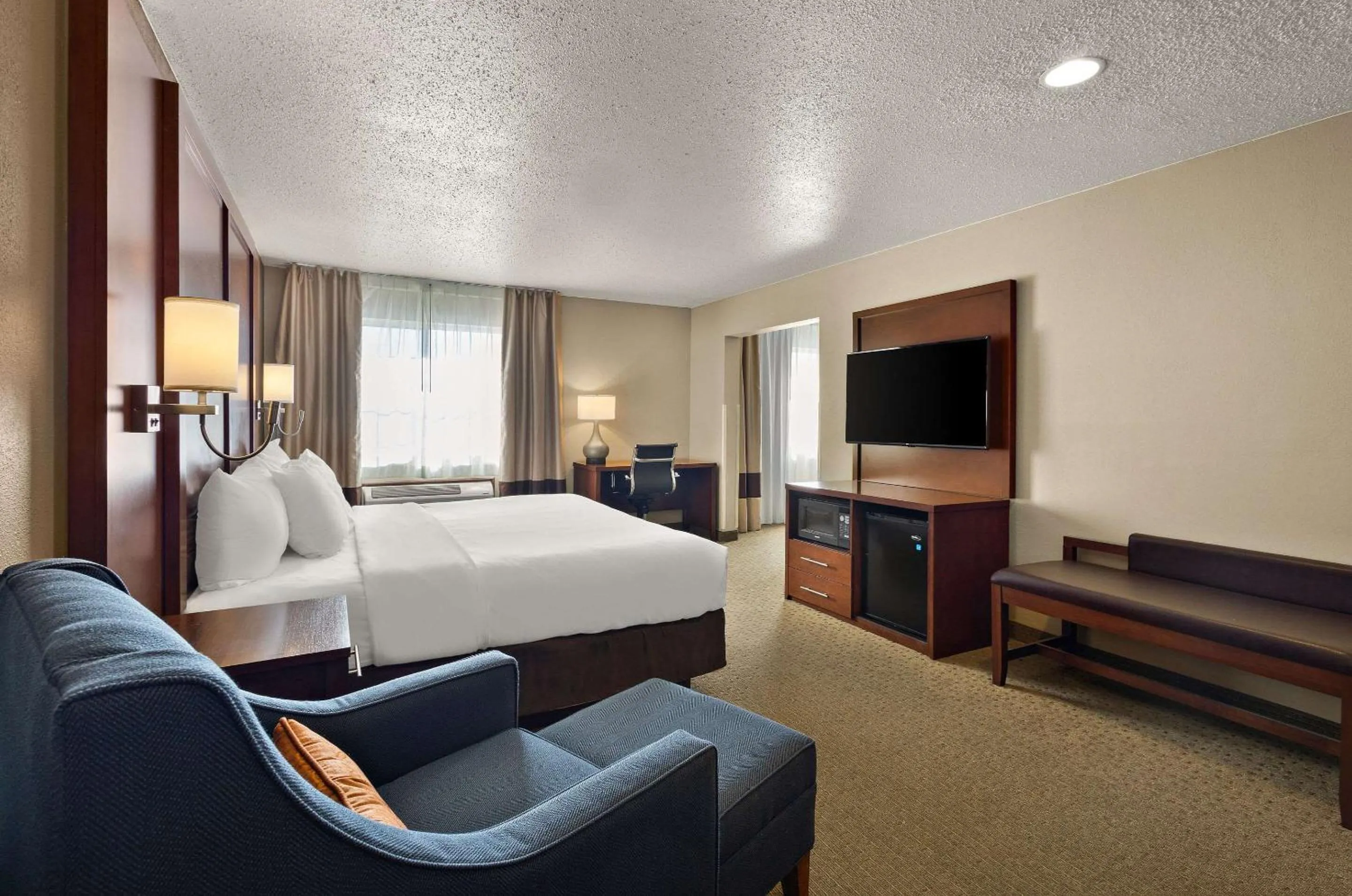 Bedroom, Bed in Comfort Inn Near Ouabache State Park