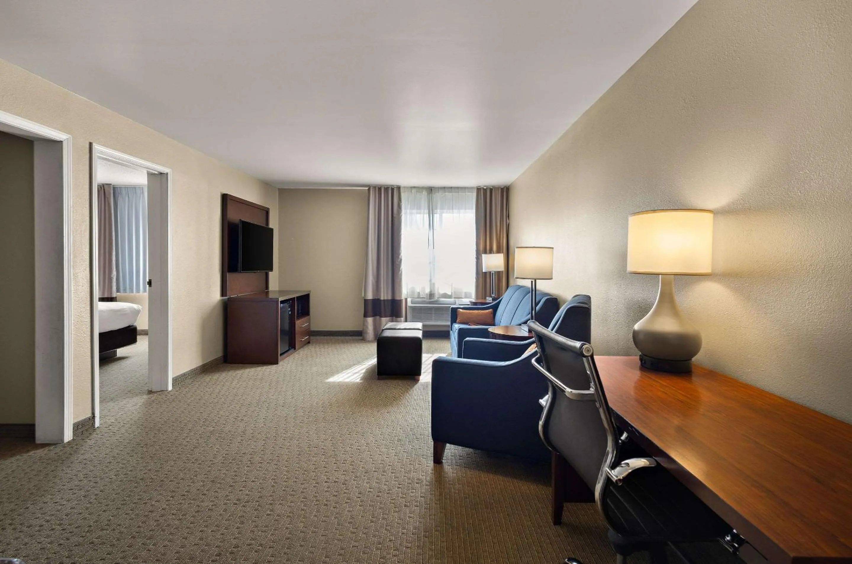 Bedroom in Comfort Inn Near Ouabache State Park