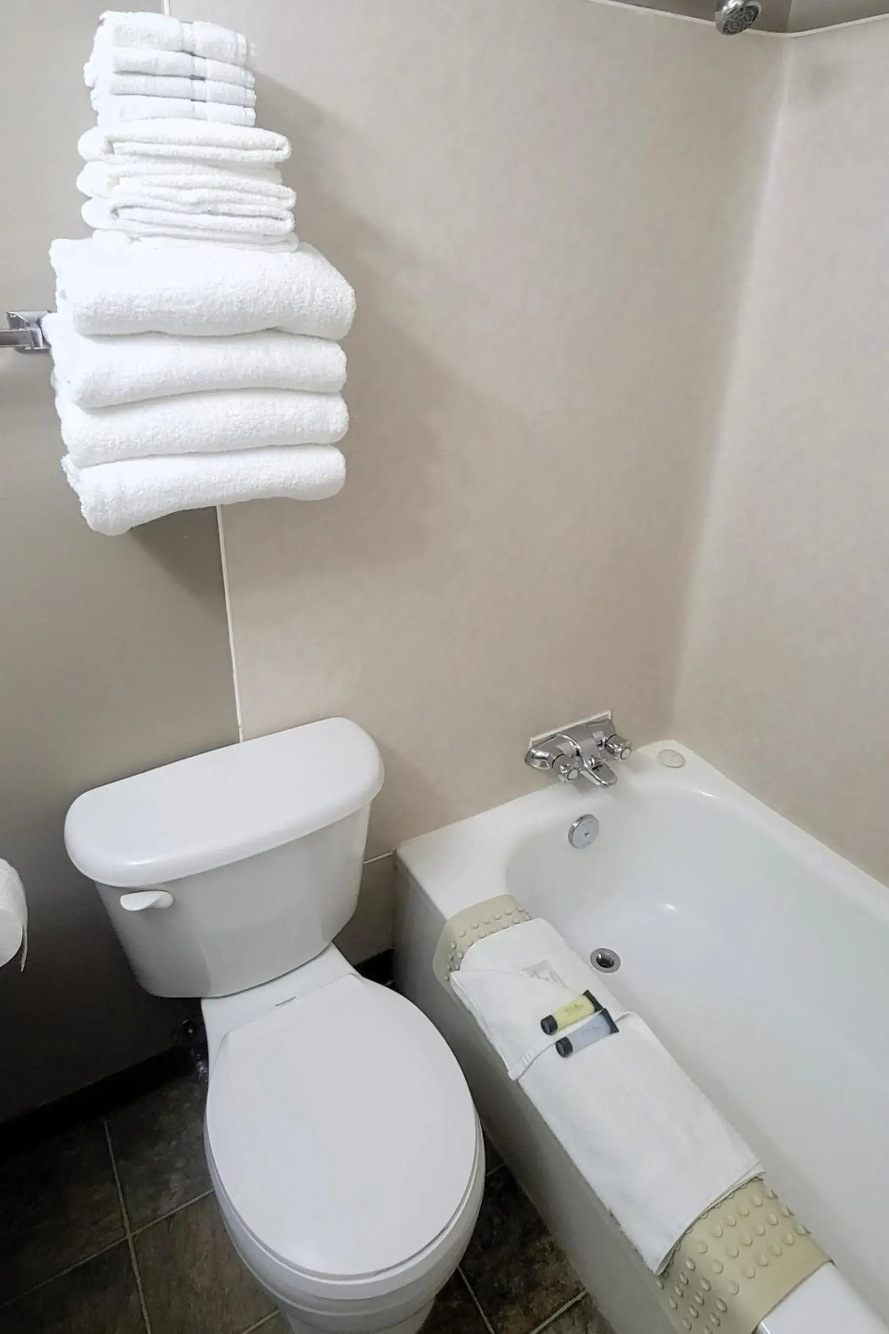 Budget Double Room in Siesta Suites Budget Double Room in Siesta Suites