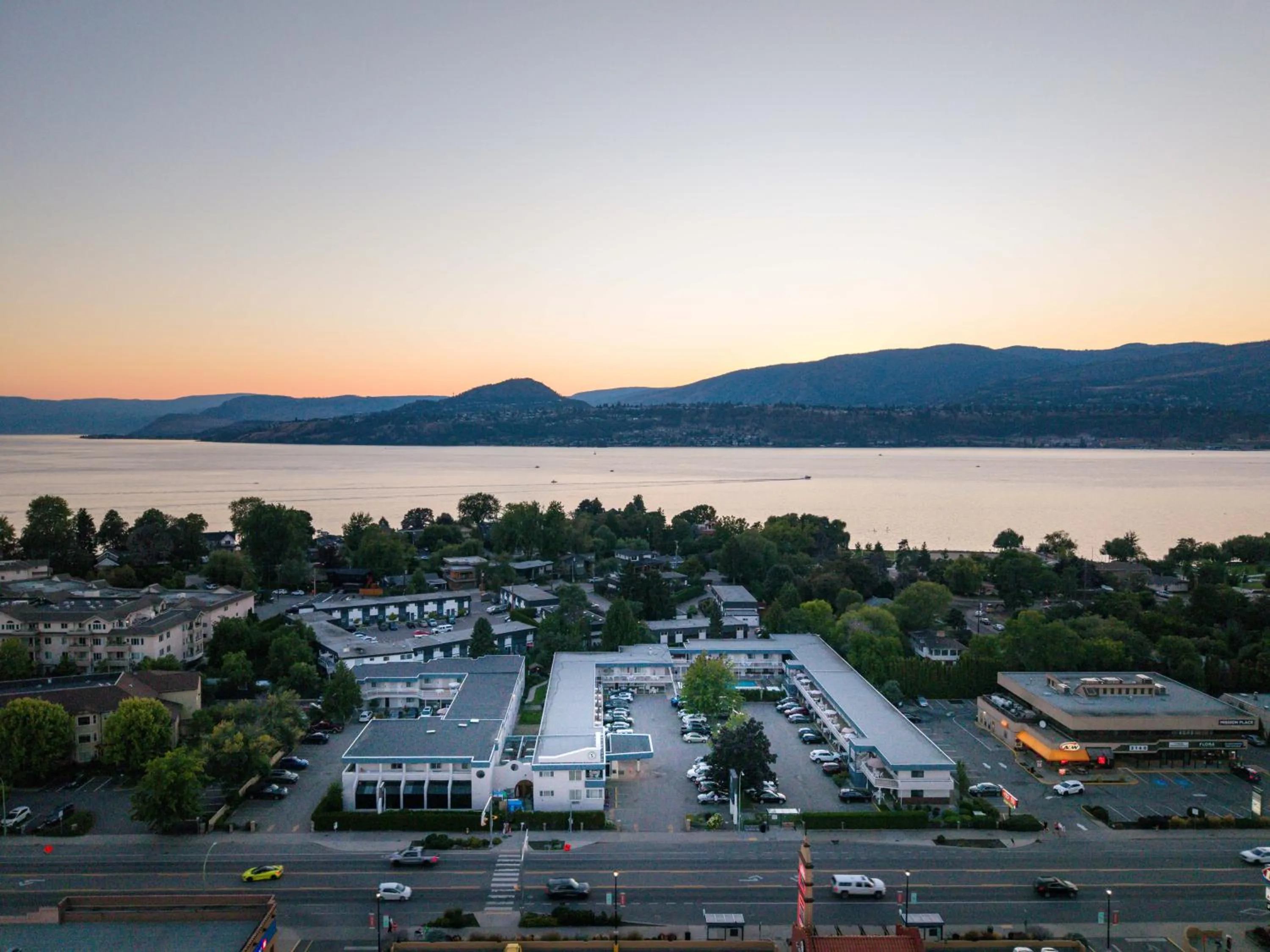 Property building in Siesta Suites