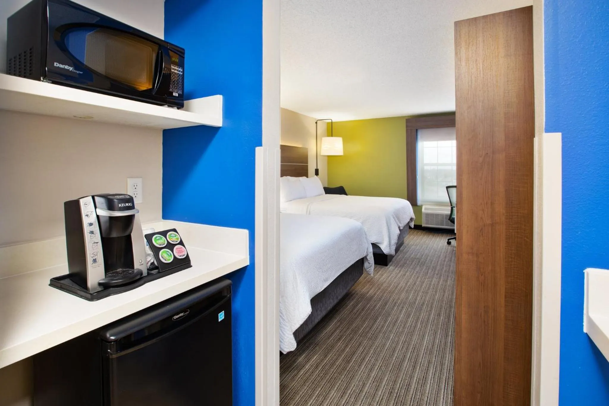 Photo of the whole room, Bed in Holiday Inn Express Hotel & Suites Delaware-Columbus Area by IHG