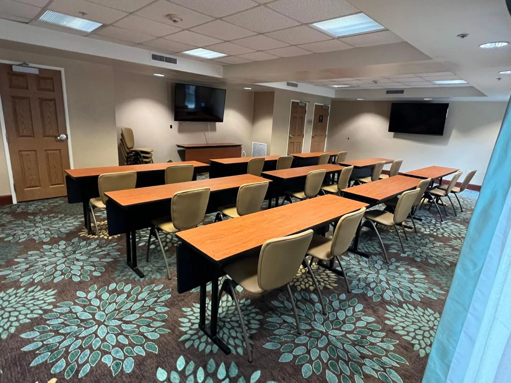 Meeting/conference room in Staybridge Suites Fayetteville by IHG