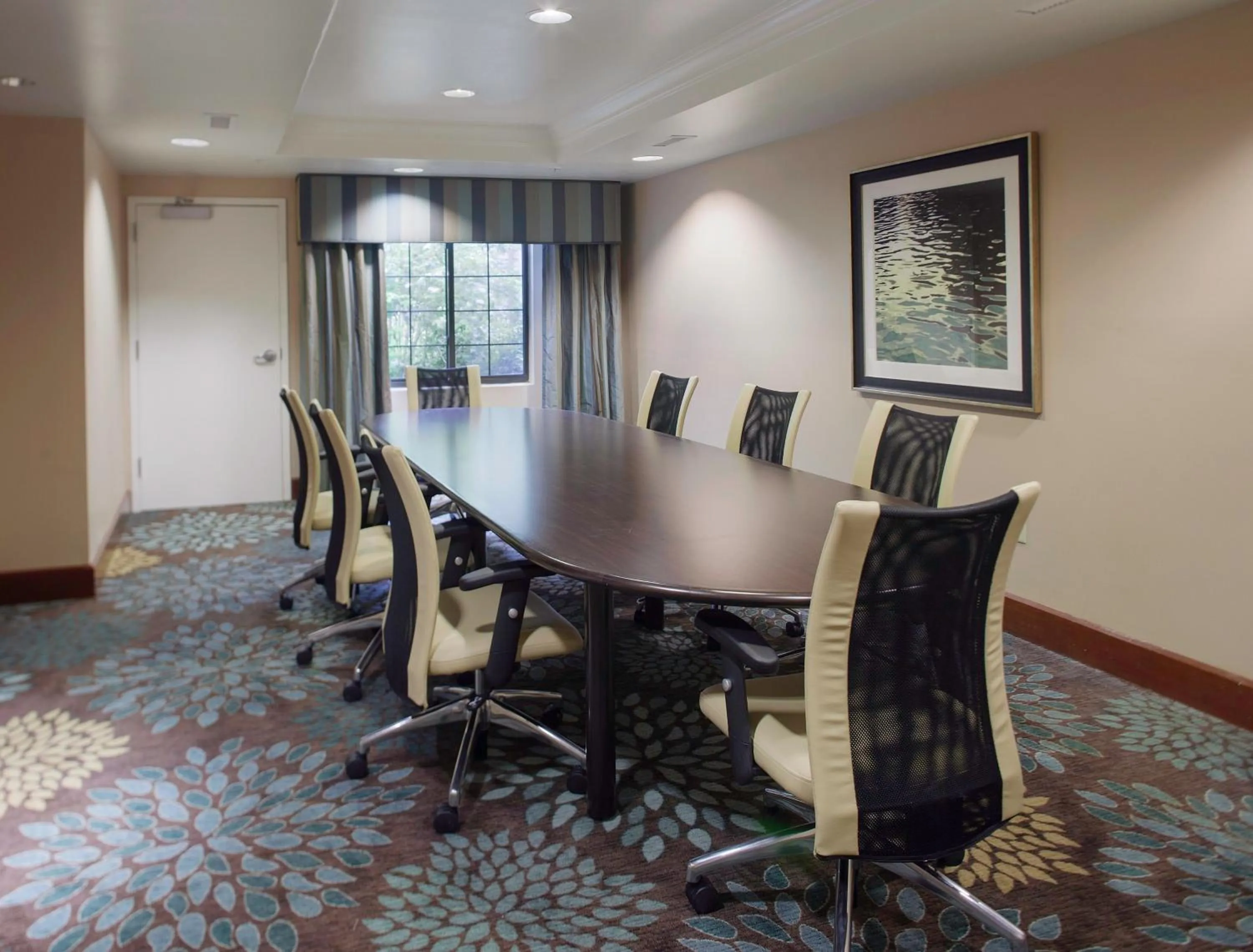 Meeting/conference room in Staybridge Suites Fayetteville by IHG