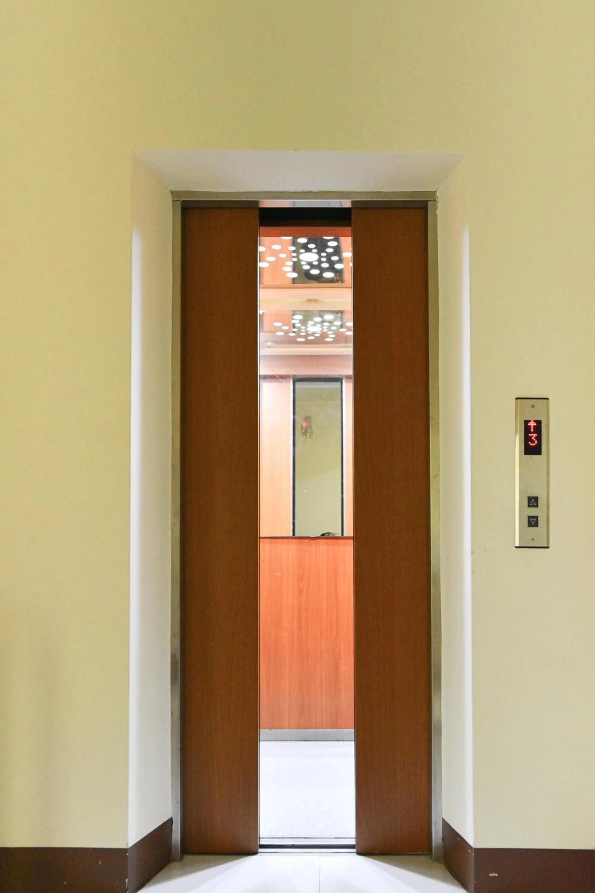 elevator in Siang Jhan B&B