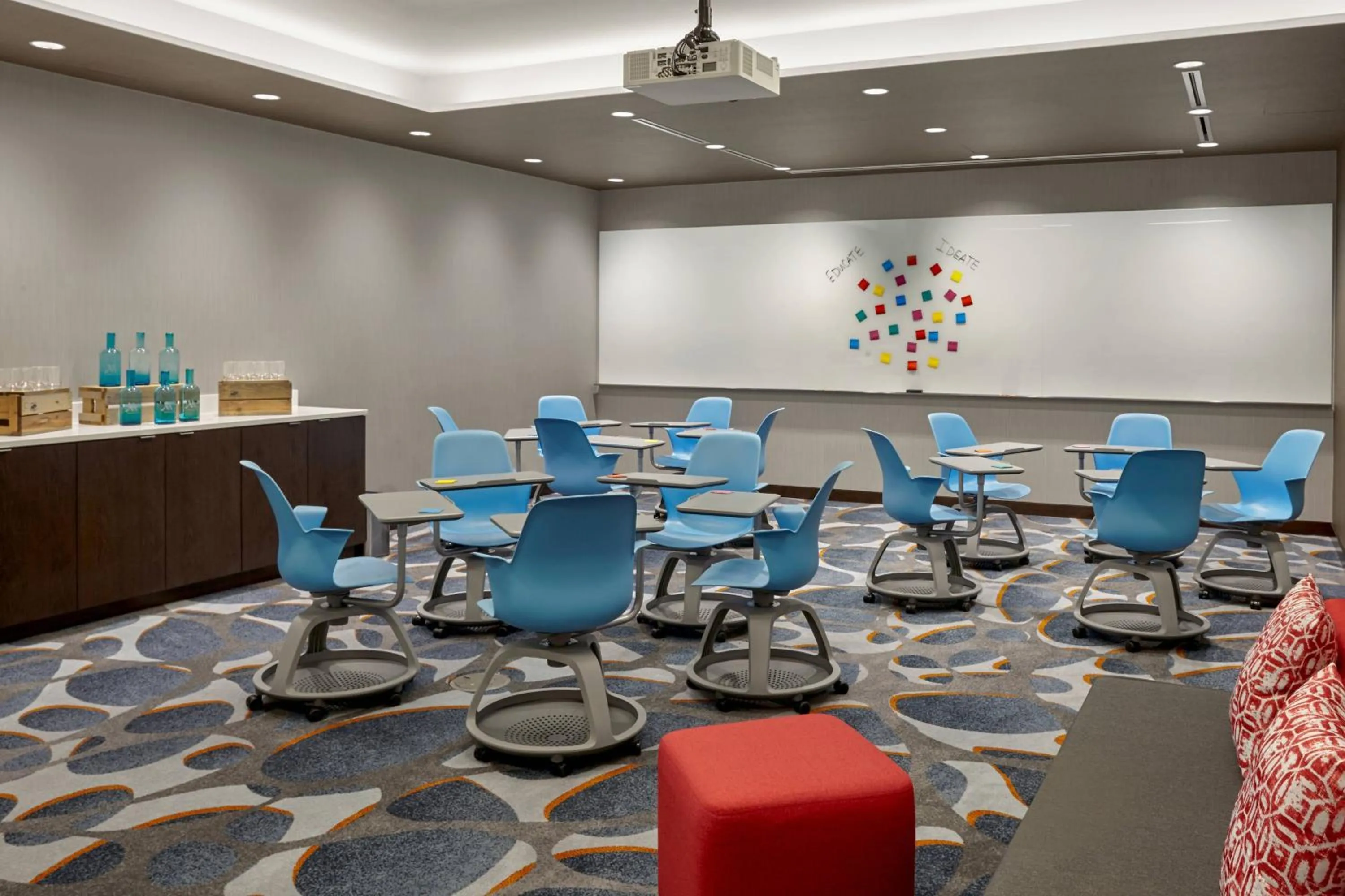 Meeting/conference room in Calgary Airport Marriott In-Terminal Hotel