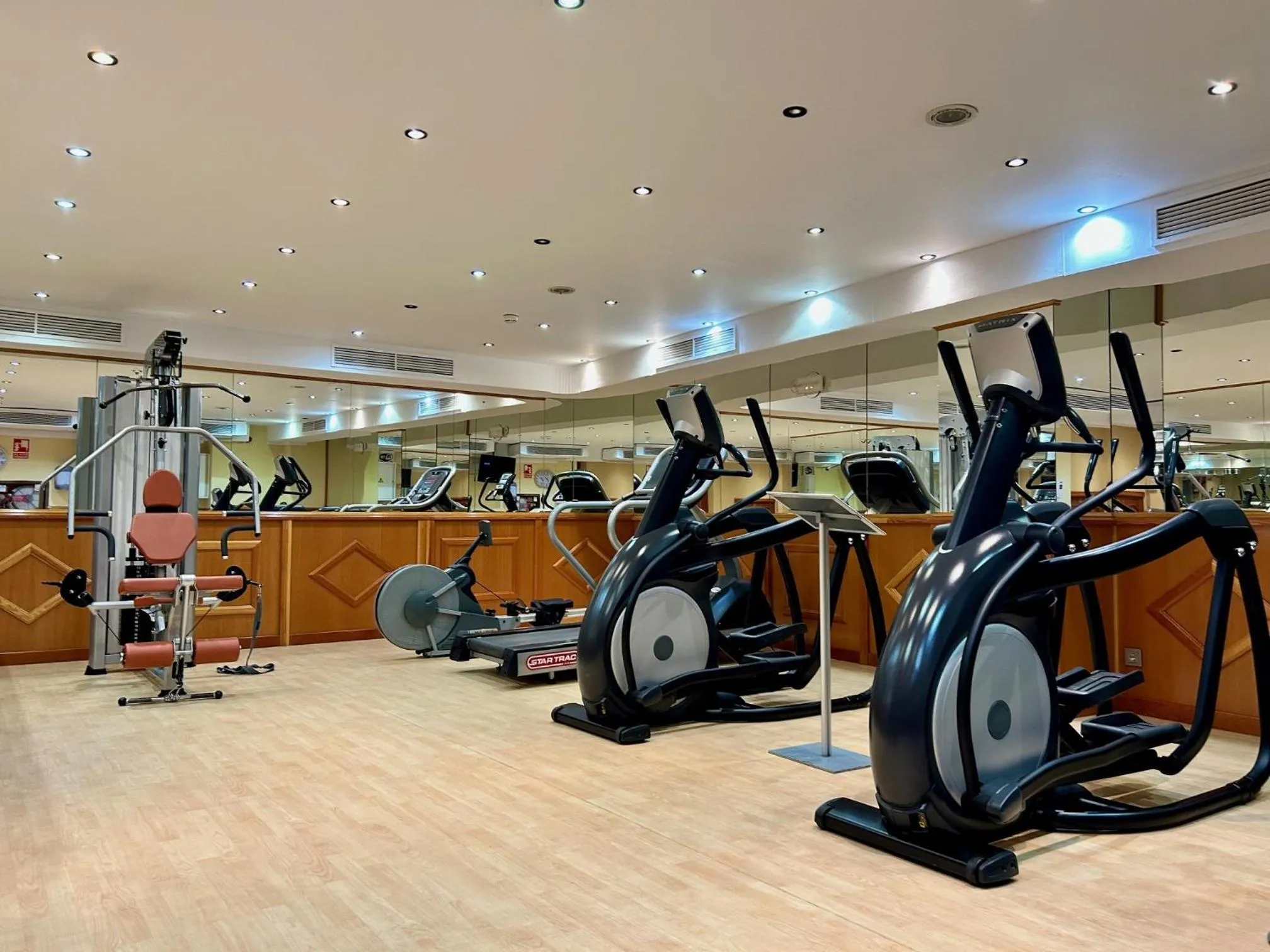Fitness centre/facilities in Hotel Balcón de Europa