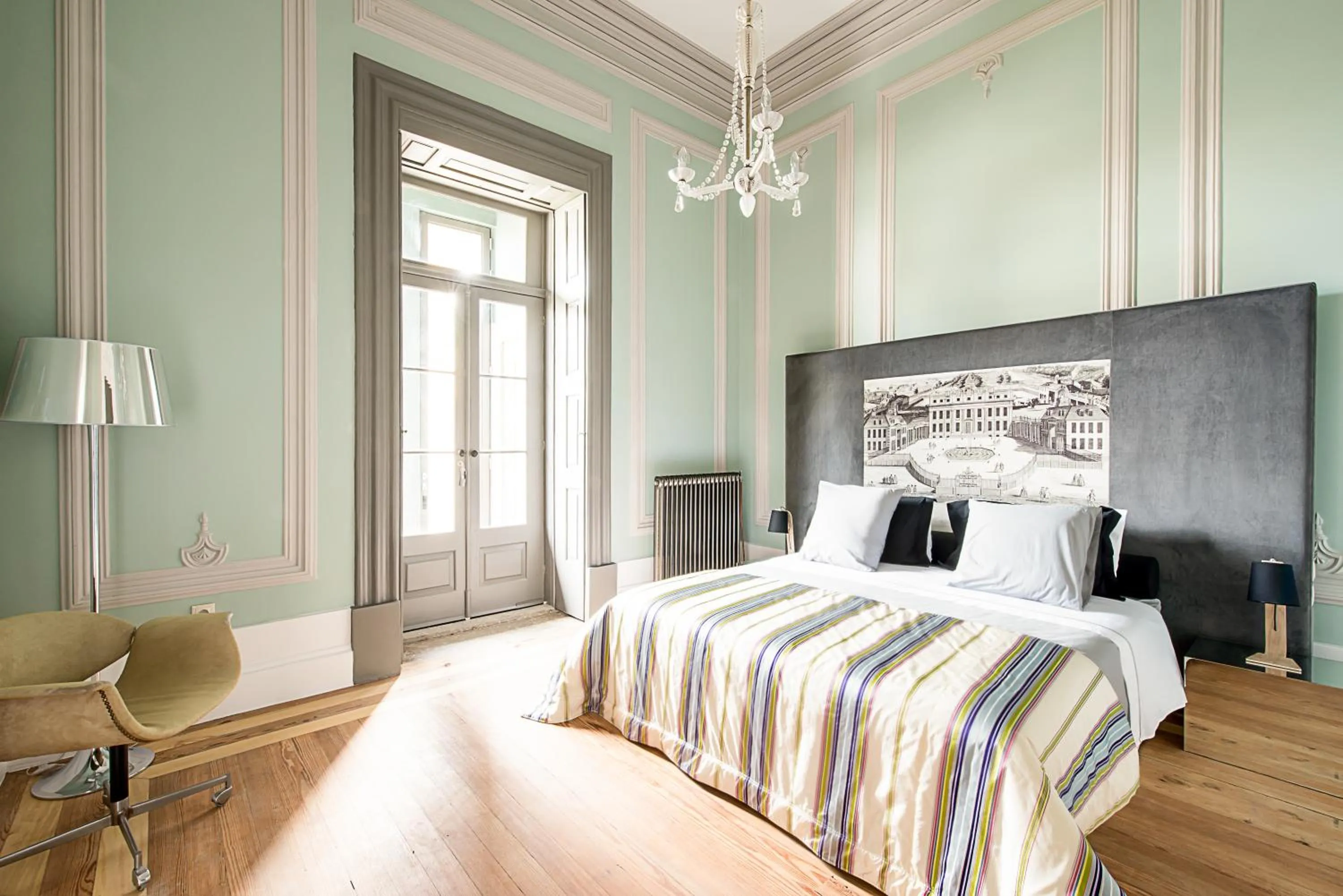 Decorative detail, Bed in Charm Palace Porto
