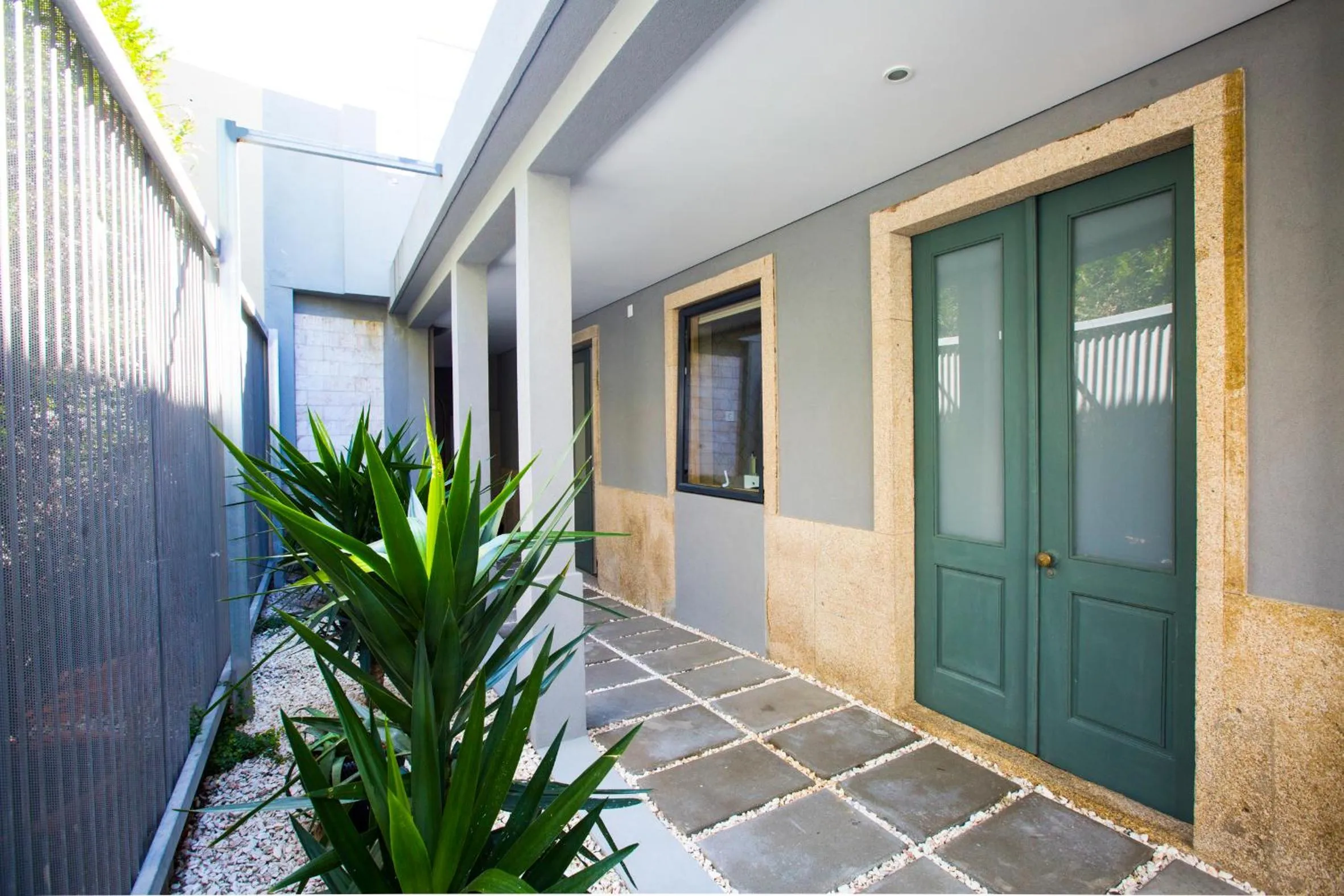 Facade/entrance in Charm Palace Porto