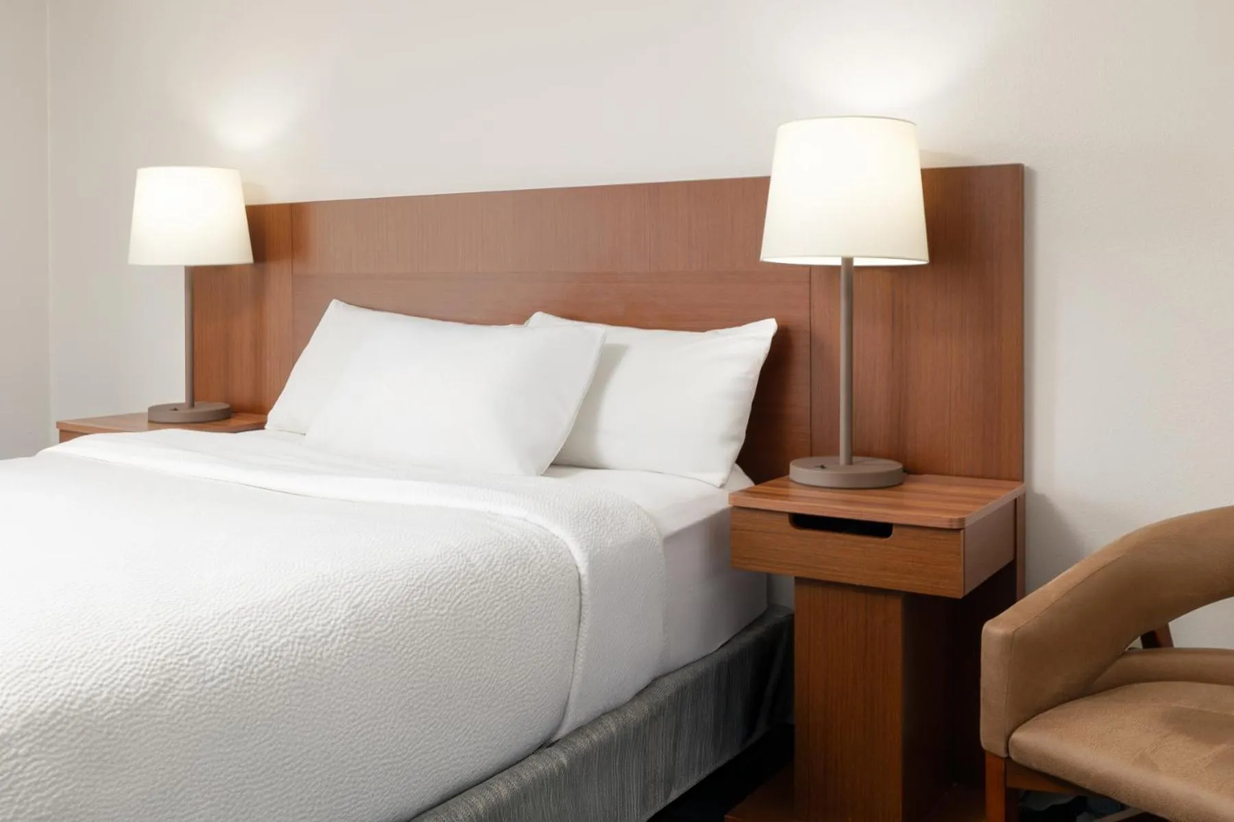 Bed in Fairfield Inn and Suites by Marriott Cincinnati Eastgate