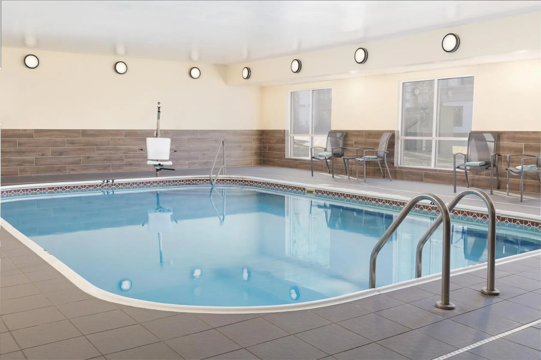 Pool view in Fairfield Inn and Suites by Marriott Cincinnati Eastgate