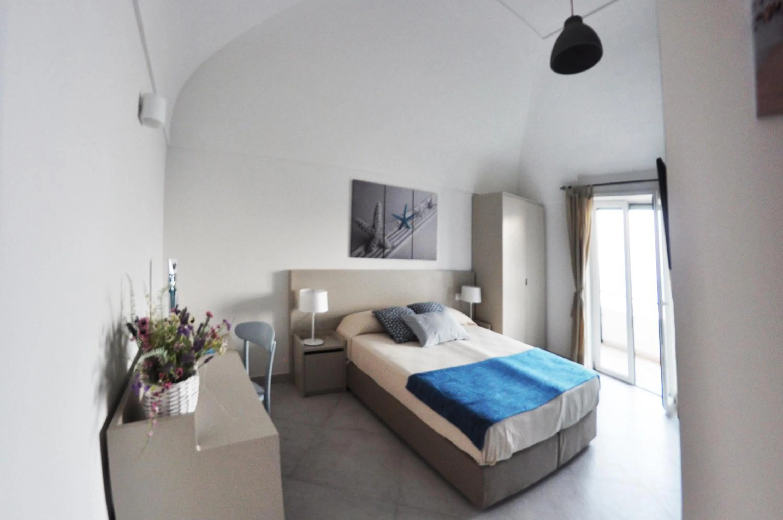 Photo of the whole room in Casa Costanza