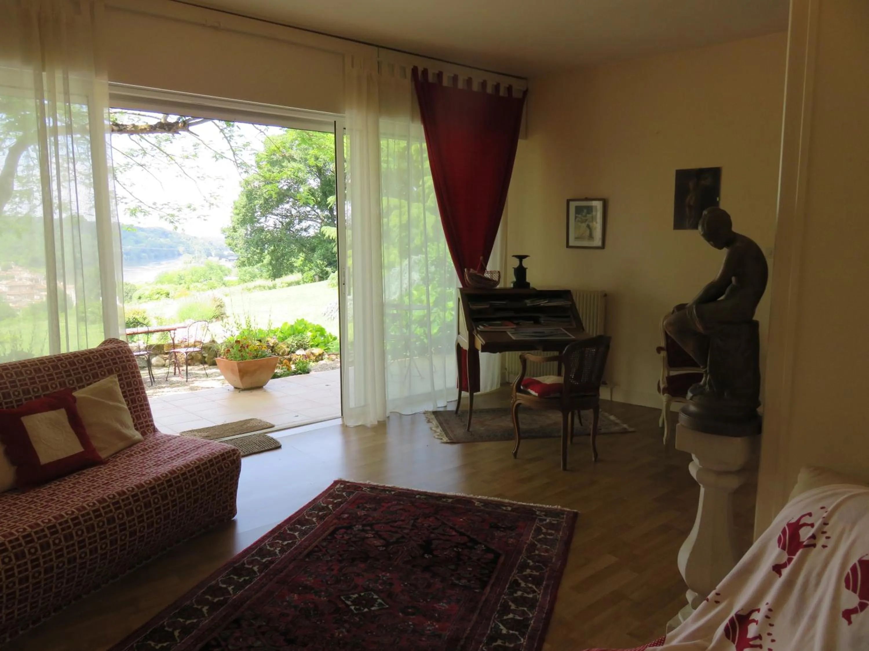 Garden in Les 4 Eléments St Emilion