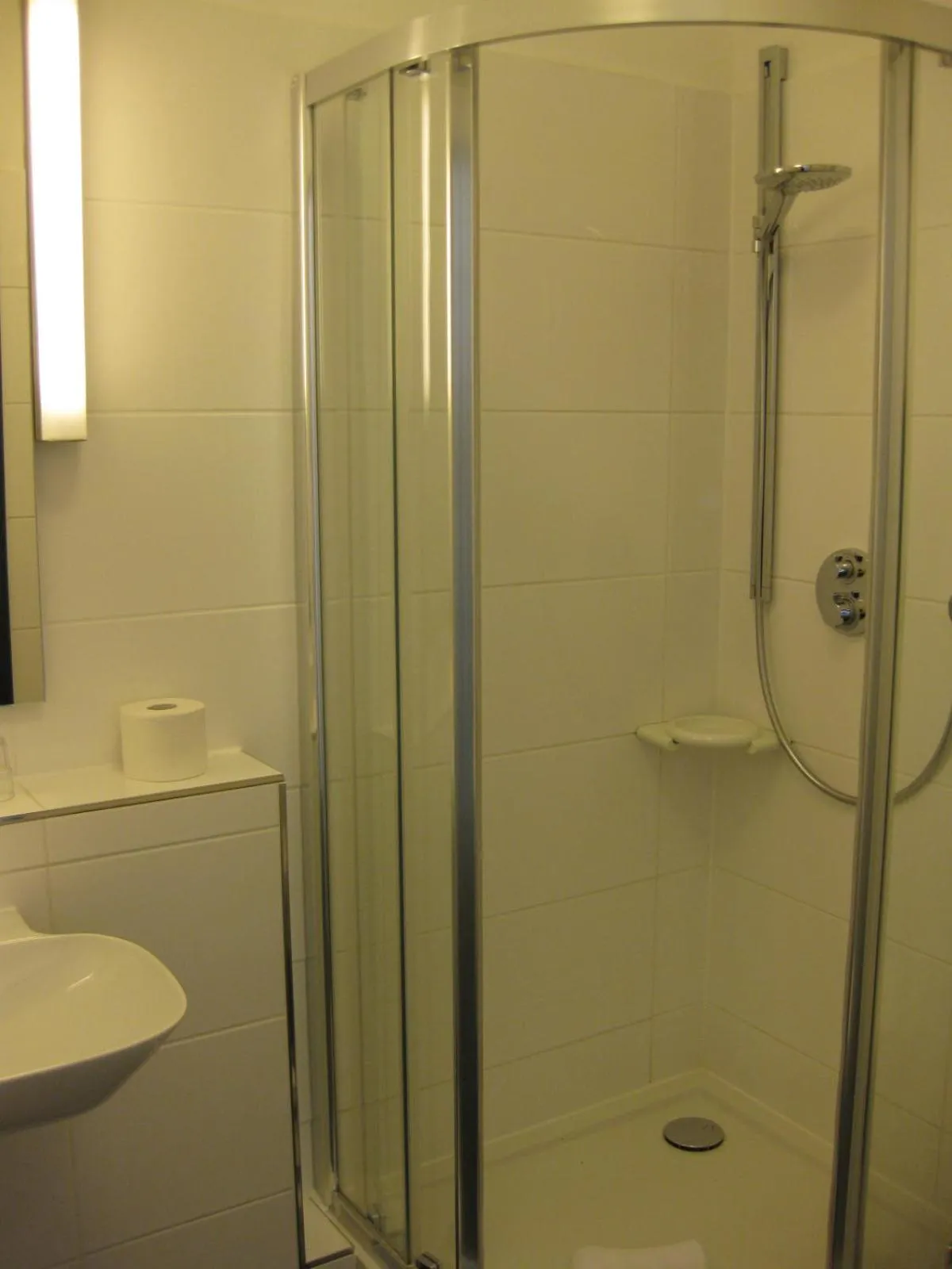 Shower in Hotel garni Anger 5