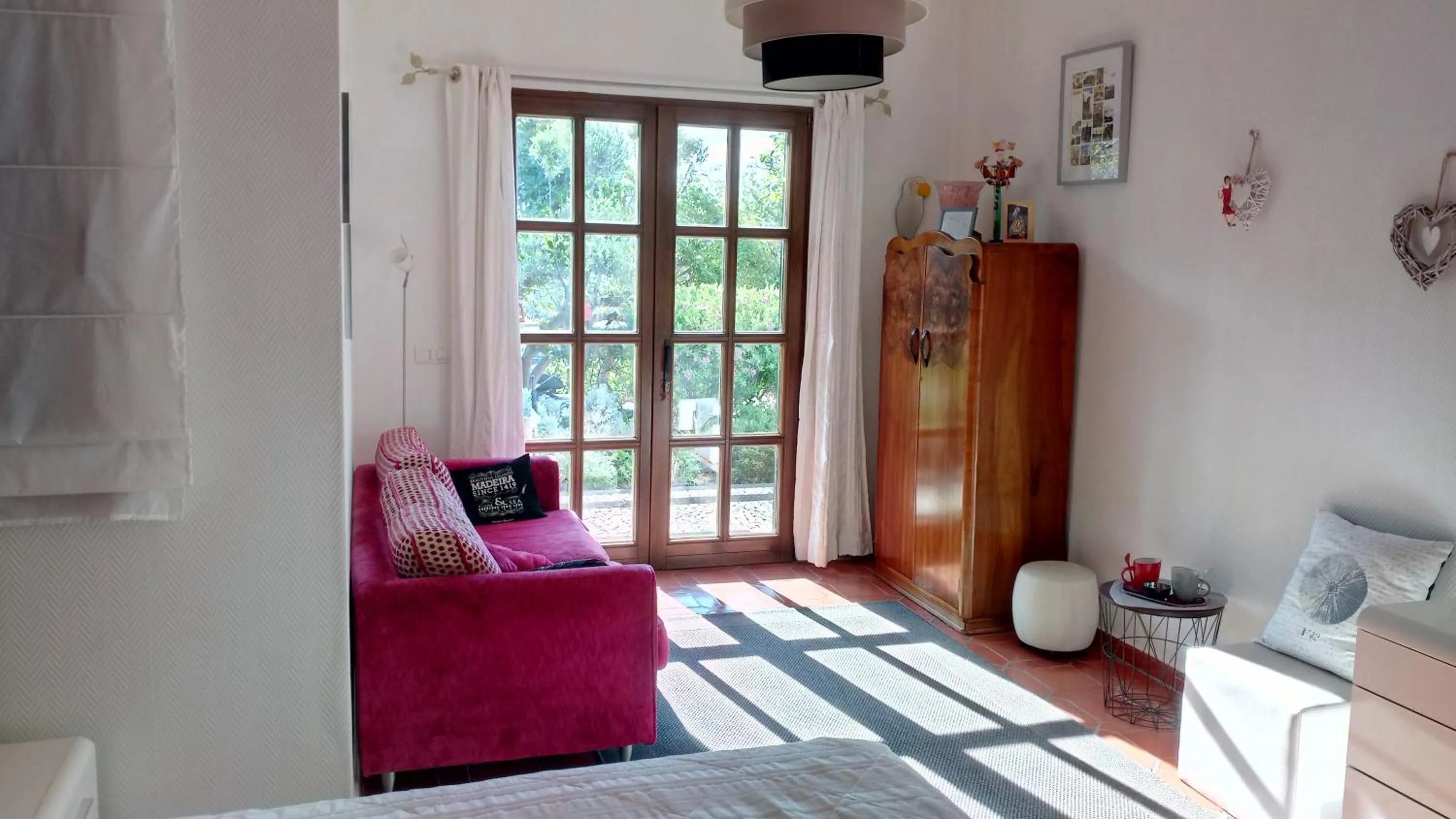 Seating area in La Chambre de Ker Briac