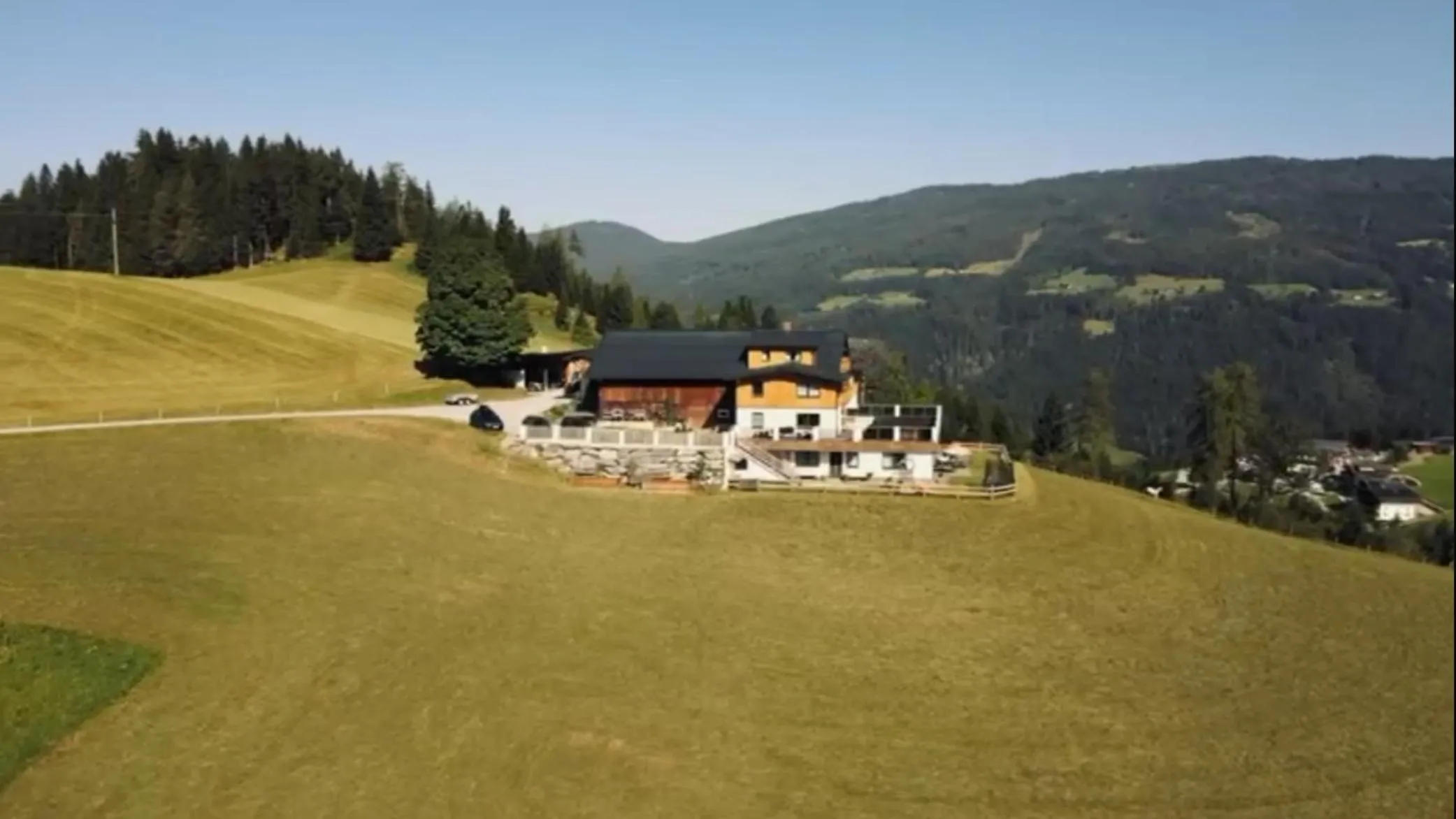 Property building in Gut Maierlehen