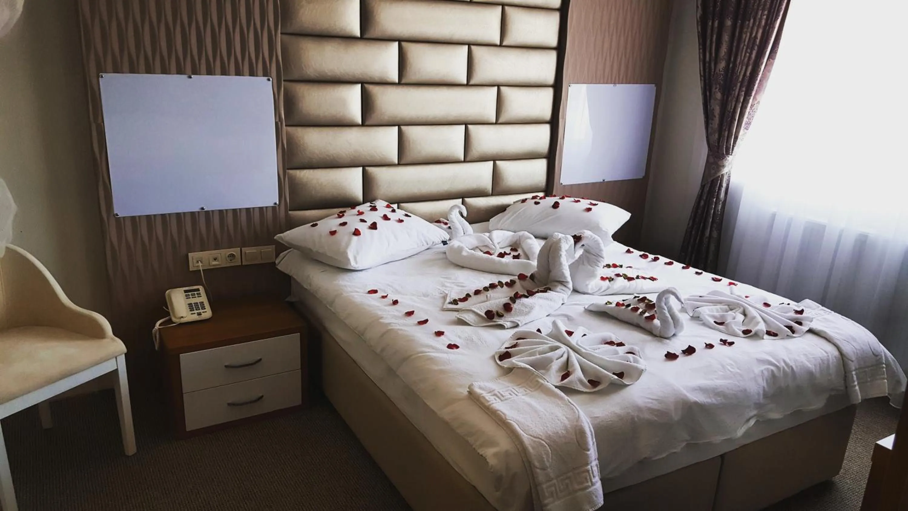 Photo of the whole room in Sivas Sultanşehir Uygulama Oteli