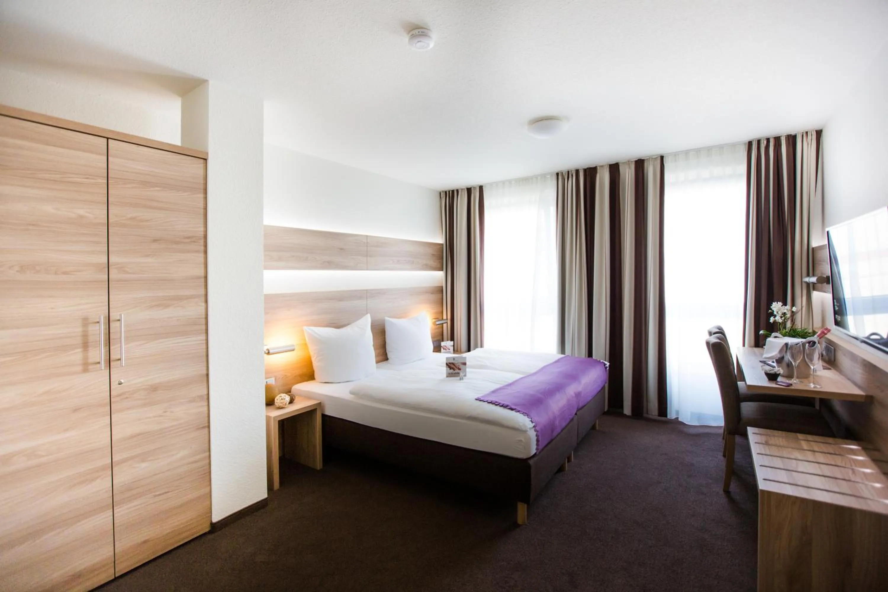 Day, Bed in Hotel & Restaurant Rose