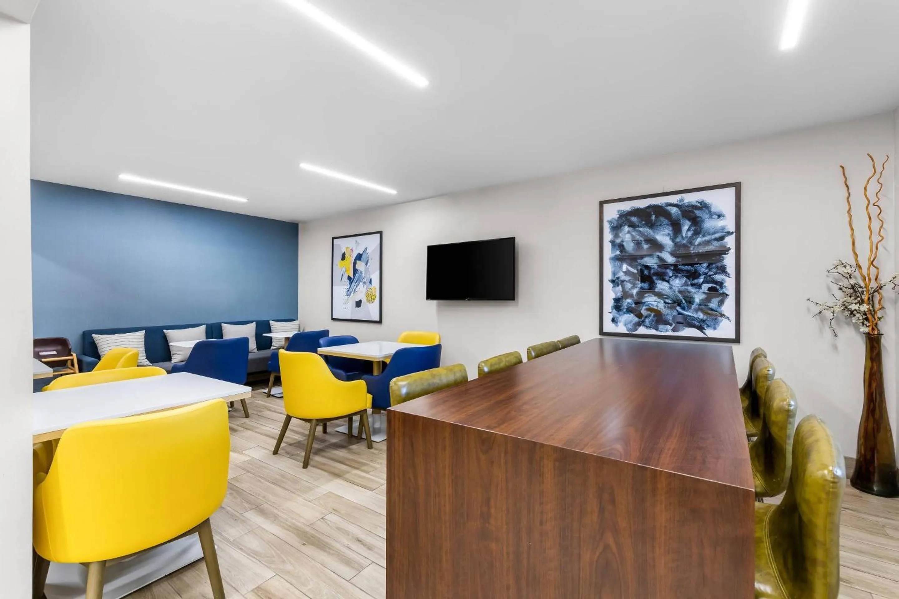 Breakfast in Comfort Inn Nashville West