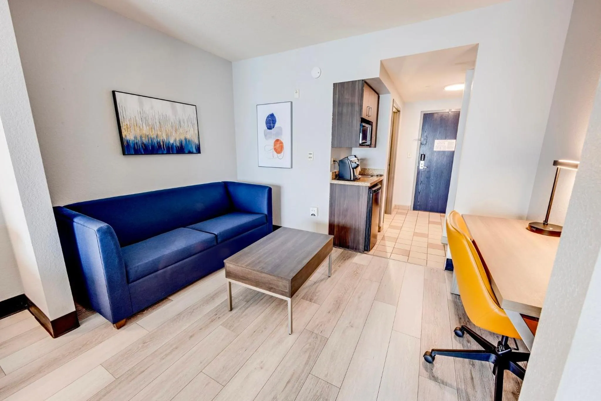 Photo of the whole room in Holiday Inn Express Hotel & Suites Ohio State University- OSU Medical Center by IHG