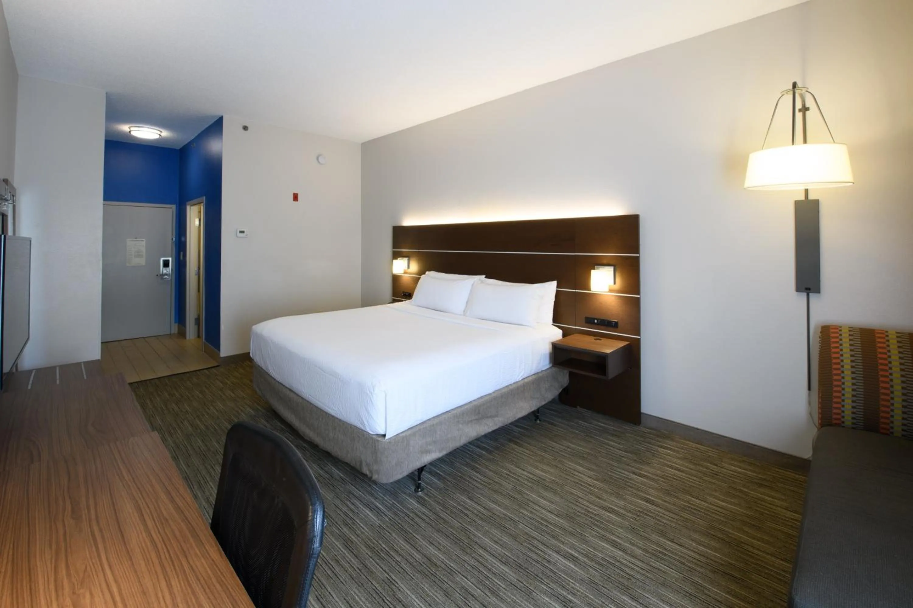 Photo of the whole room, Bed in Holiday Inn Express Hotel & Suites Blythewood by IHG