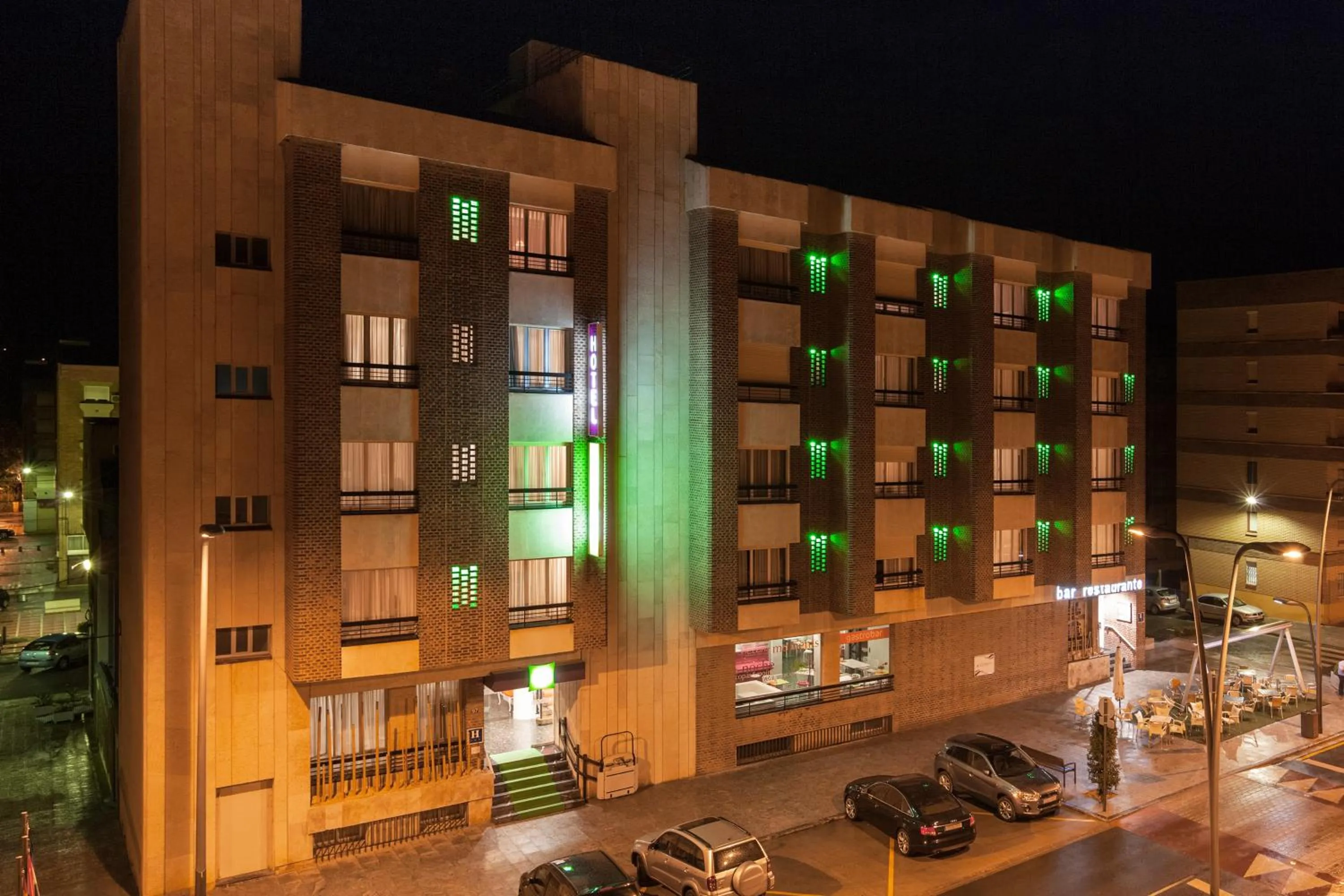 Facade/entrance in Hotel Ibis Styles La Rioja Arnedo