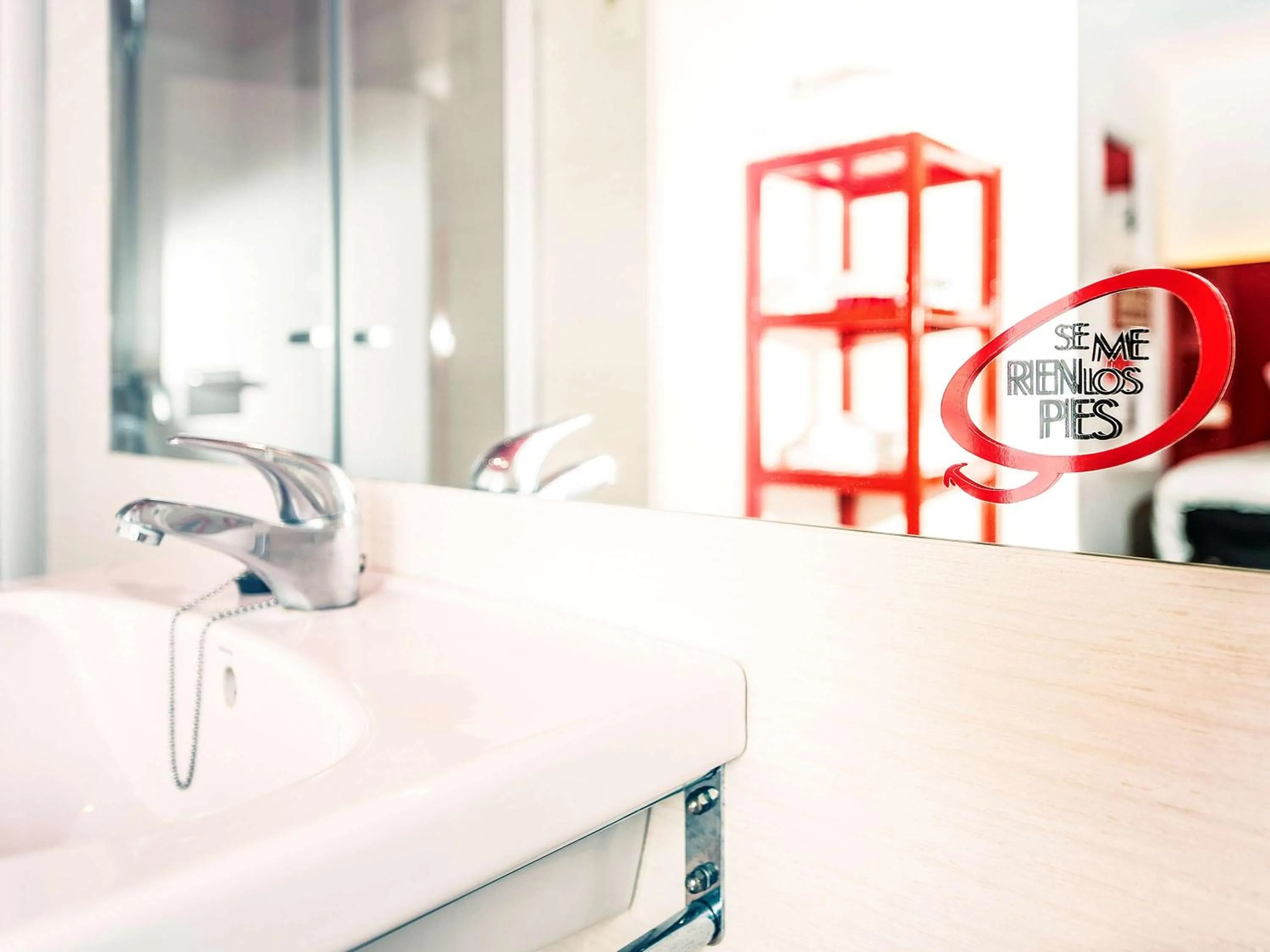 Photo of the whole room in Hotel Ibis Styles La Rioja Arnedo