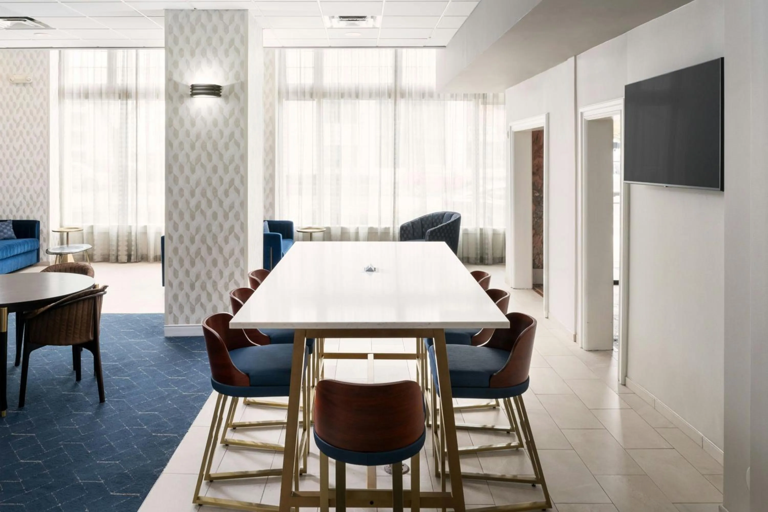 Restaurant/places to eat in Courtyard by Marriott St. Petersburg Downtown