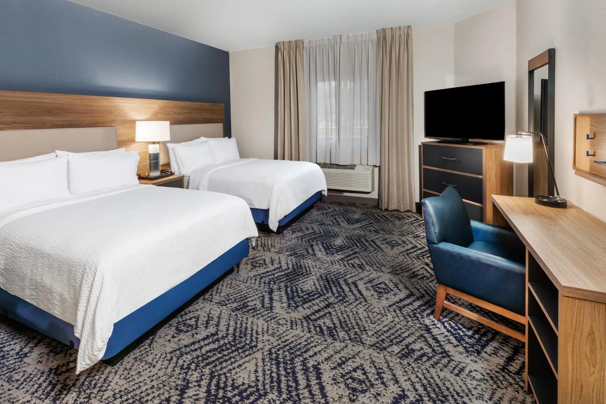 Photo of the whole room, Bed in Candlewood Suites Fayetteville by IHG