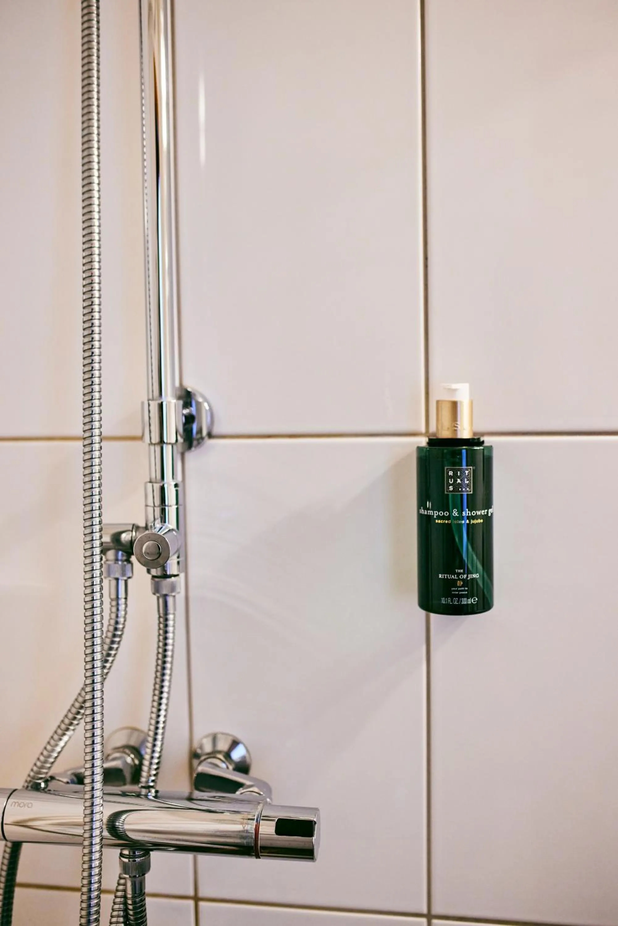 Shower in Clarion Collection Hotel Smedjan