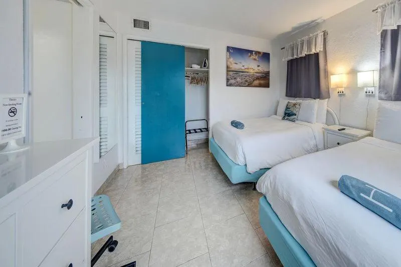 Bedroom, Bed in Horizon by the Sea Inn